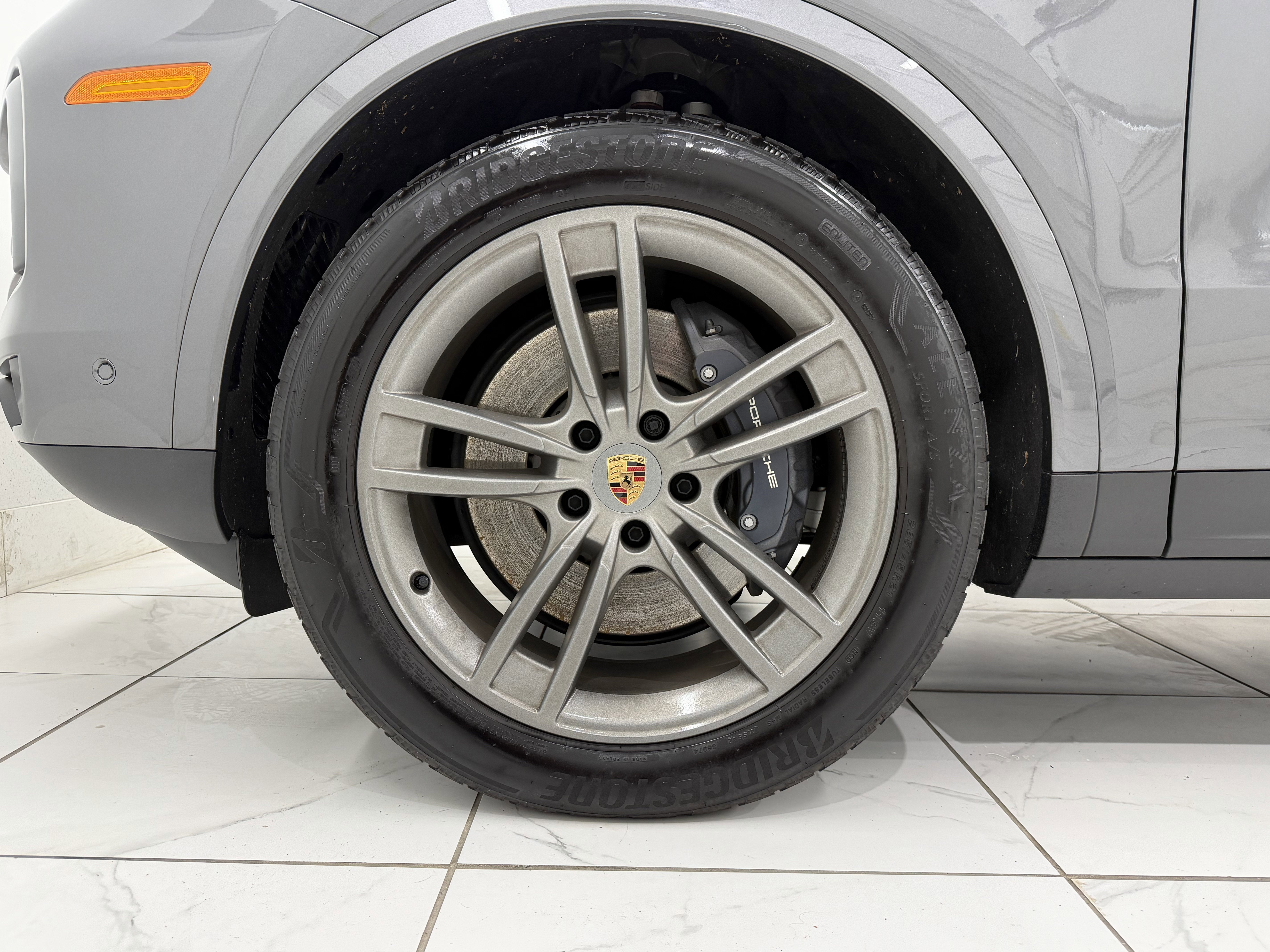 2025 Porsche Cayenne AWD