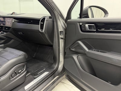 2023 Porsche Cayenne Base