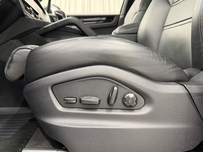 2023 Porsche Cayenne Base