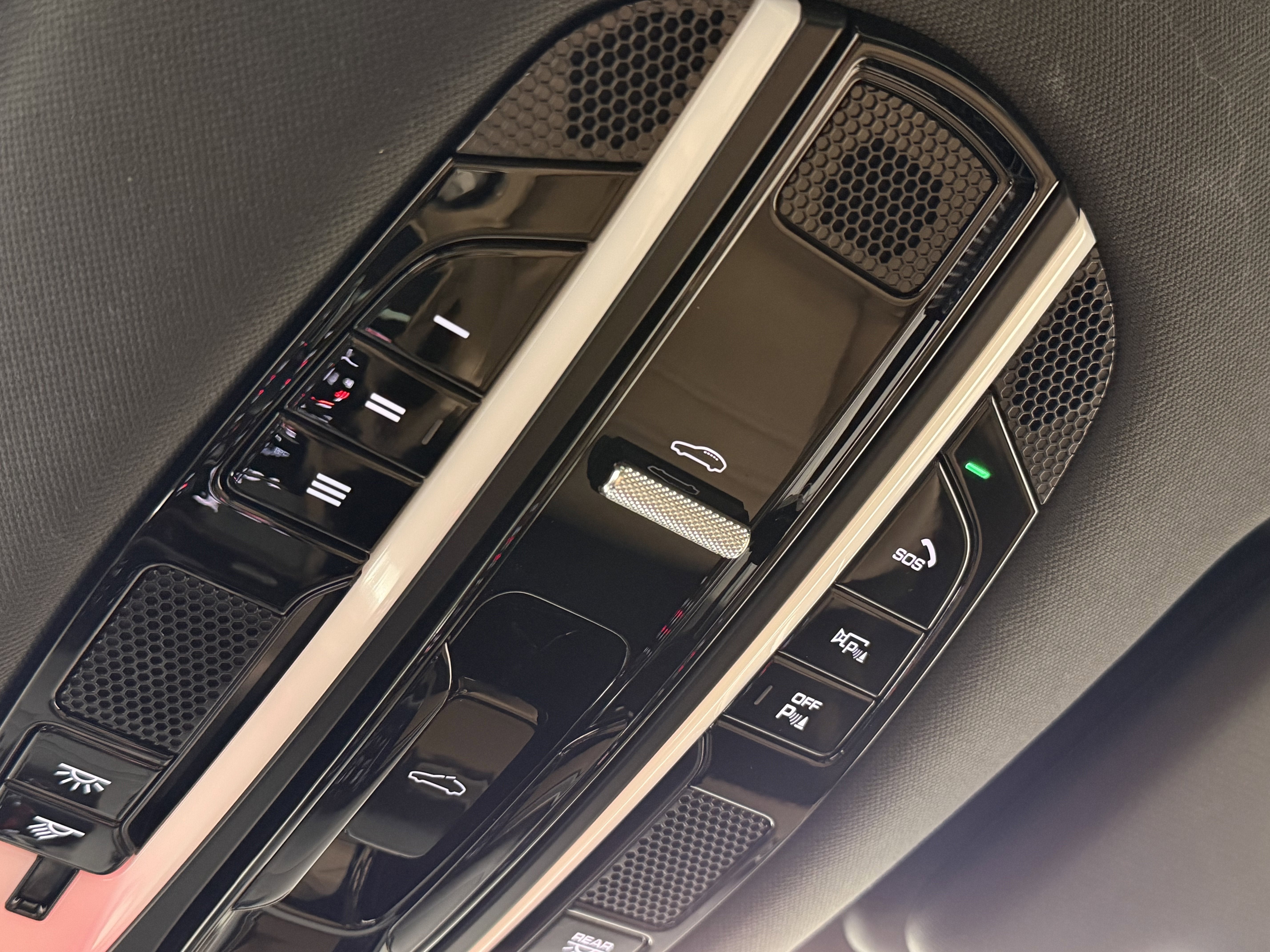 2023 Porsche Cayenne Platinum Edition