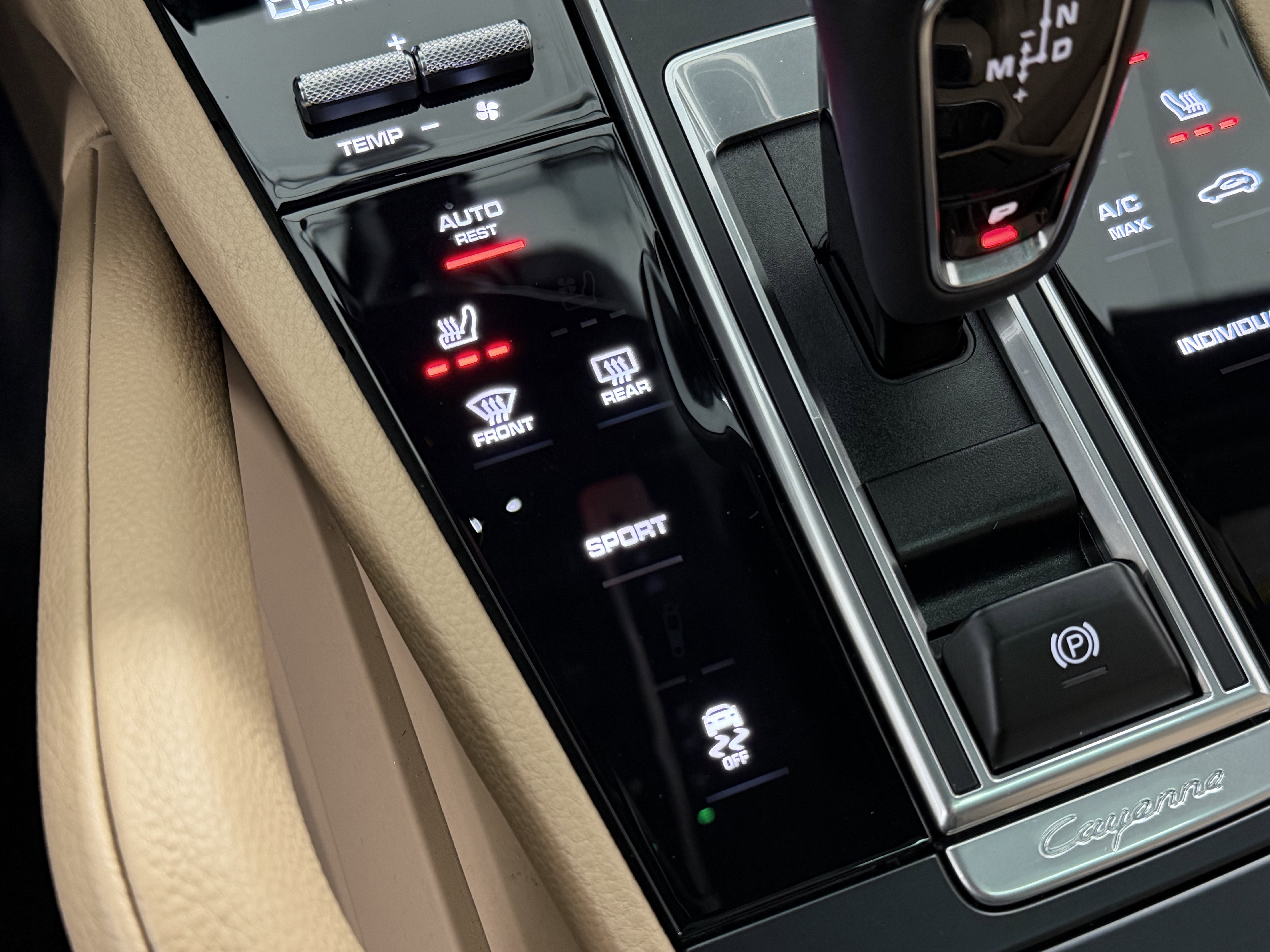 2023 Porsche Cayenne Platinum Edition