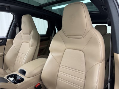 2023 Porsche Cayenne Platinum Edition