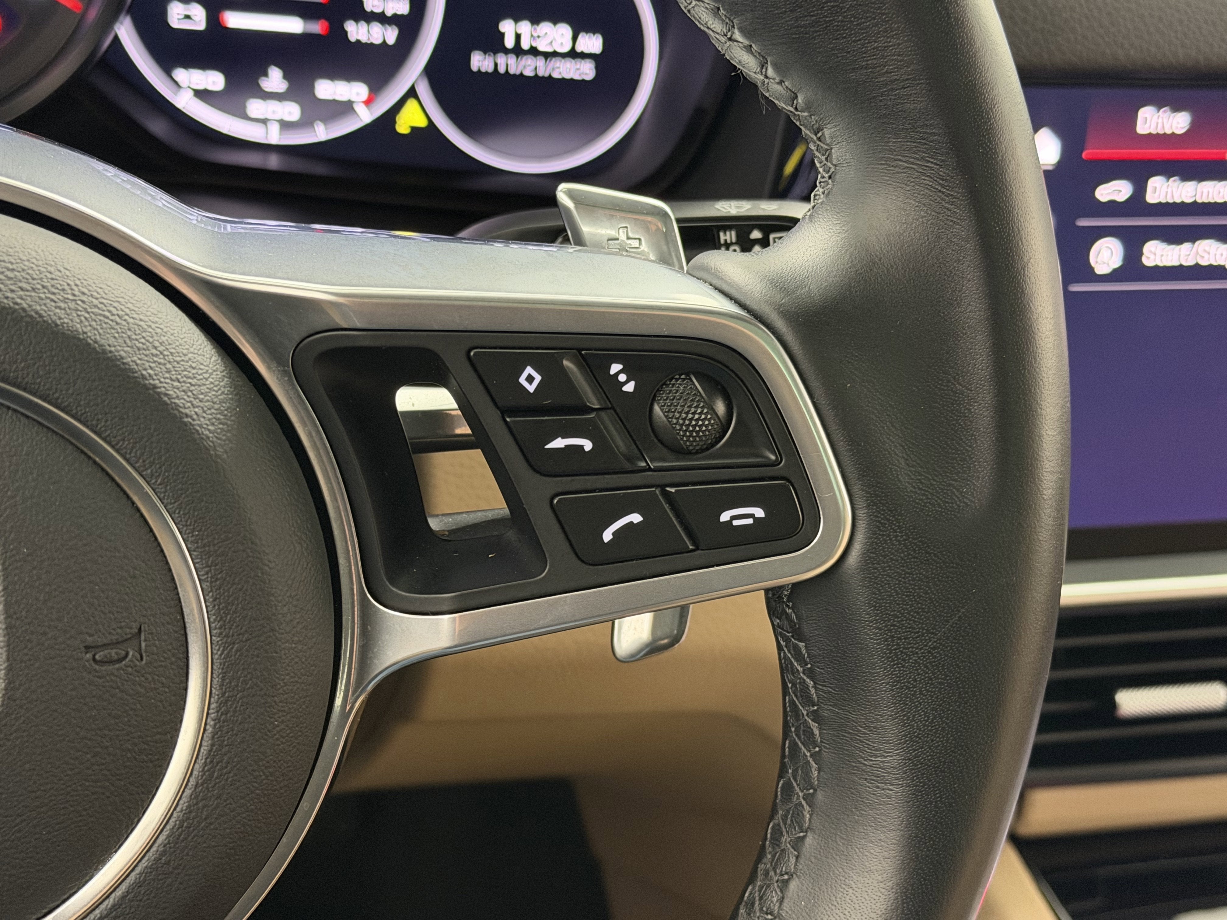 2023 Porsche Cayenne Platinum Edition