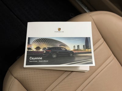 2023 Porsche Cayenne Platinum Edition
