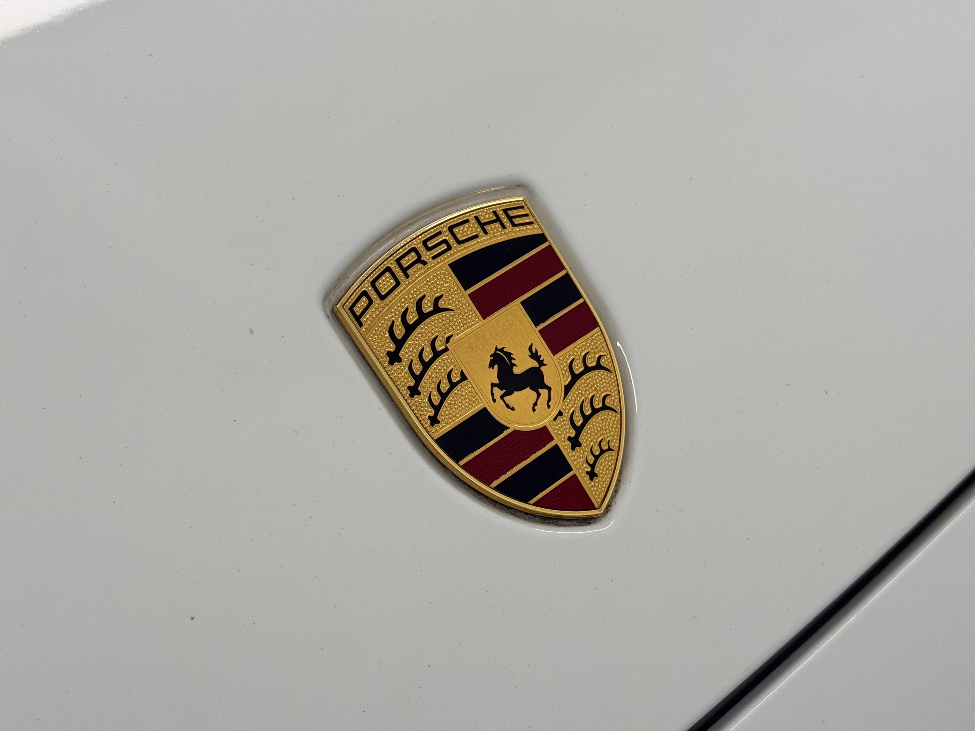 2023 Porsche Cayenne Platinum Edition