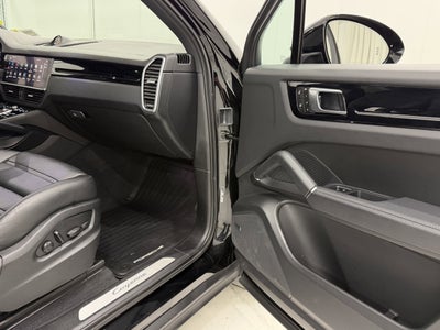 2023 Porsche Cayenne Base