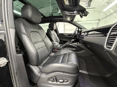 2023 Porsche Cayenne Base