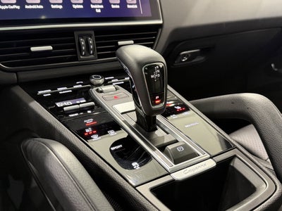 2023 Porsche Cayenne Base