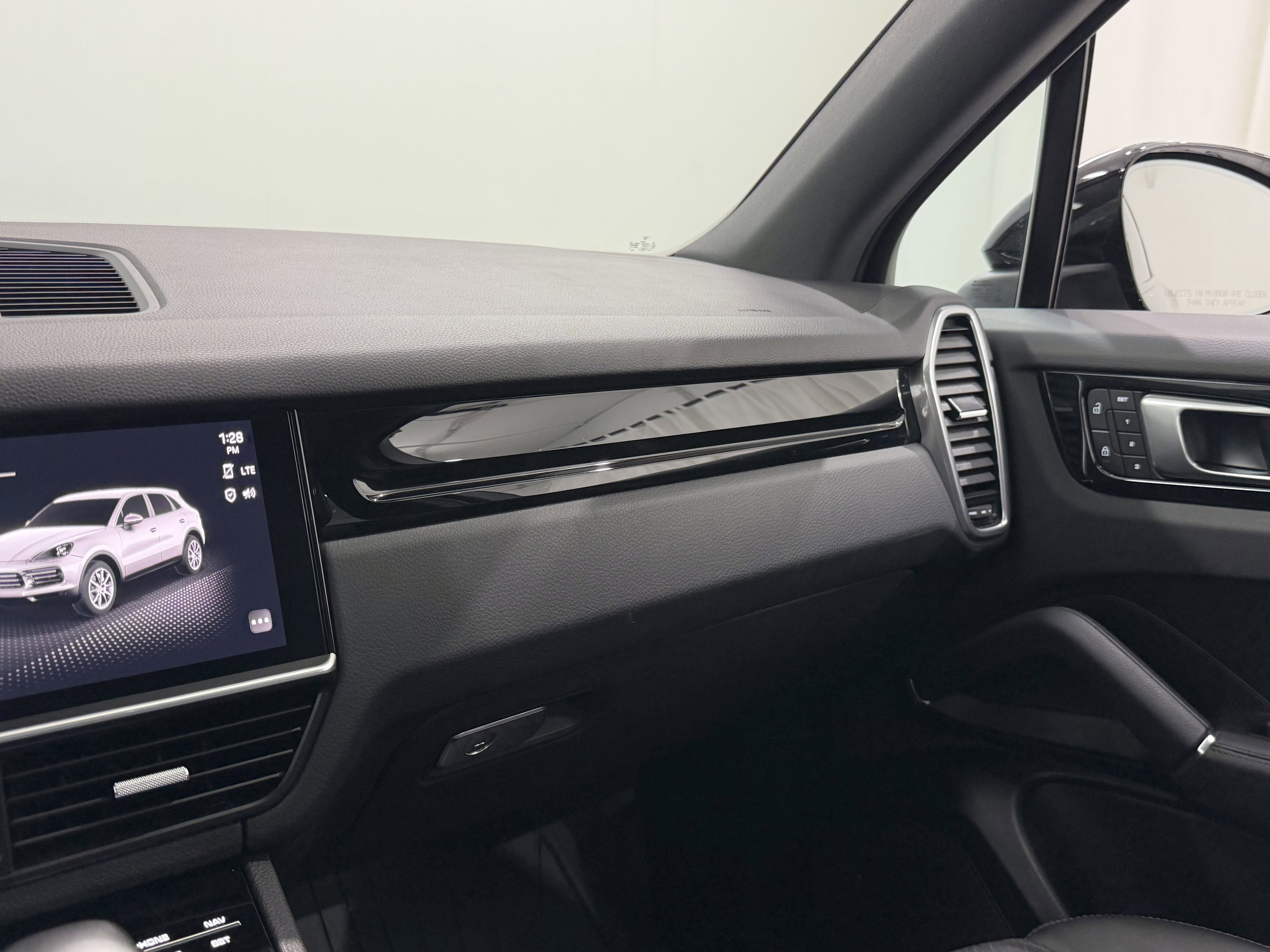 2023 Porsche Cayenne Base