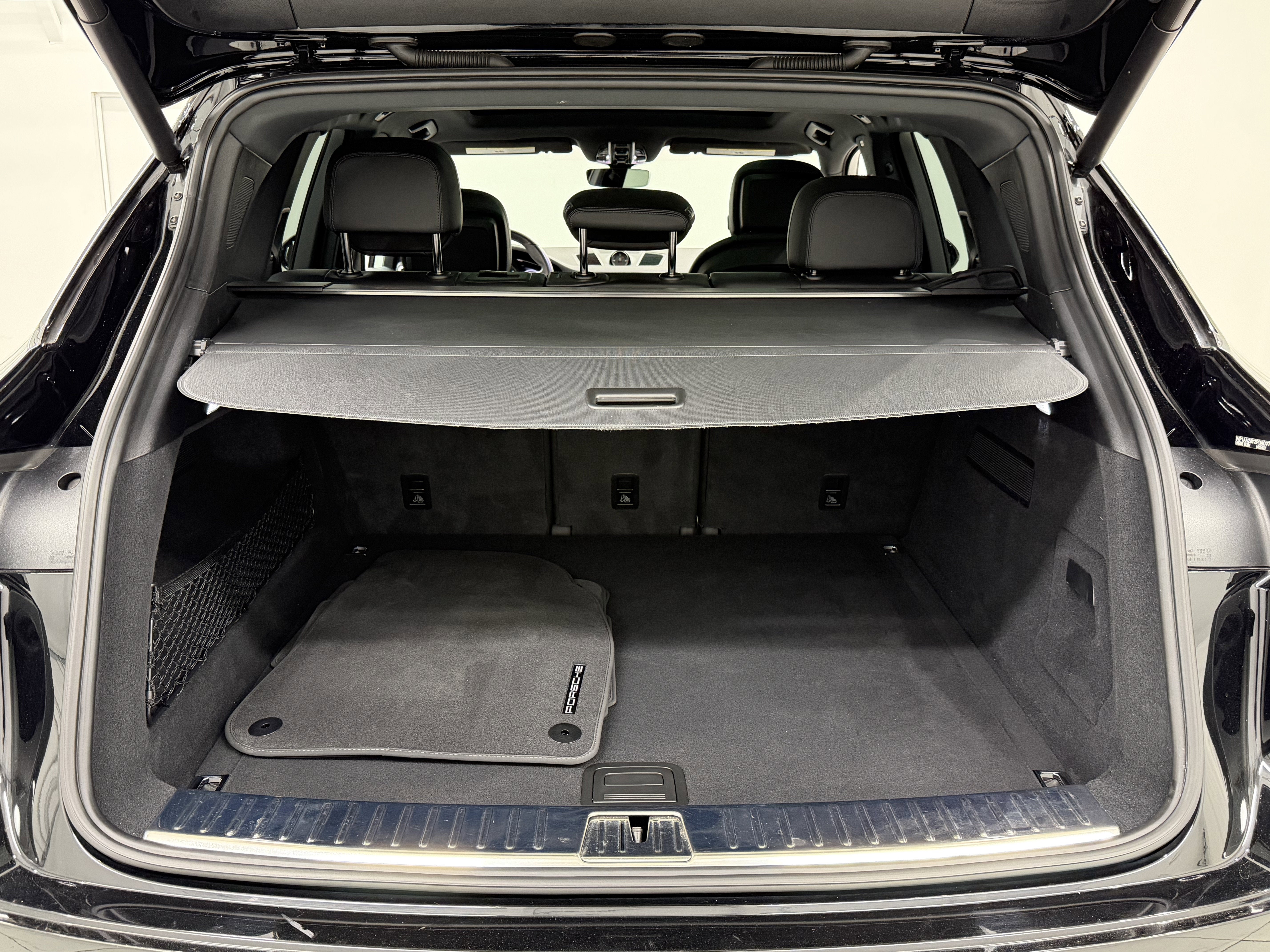 2023 Porsche Cayenne Base