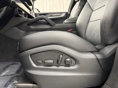 2024 Porsche Cayenne AWD