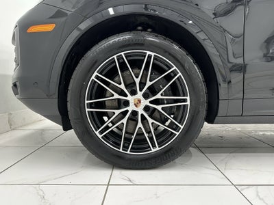 2025 Porsche Cayenne AWD