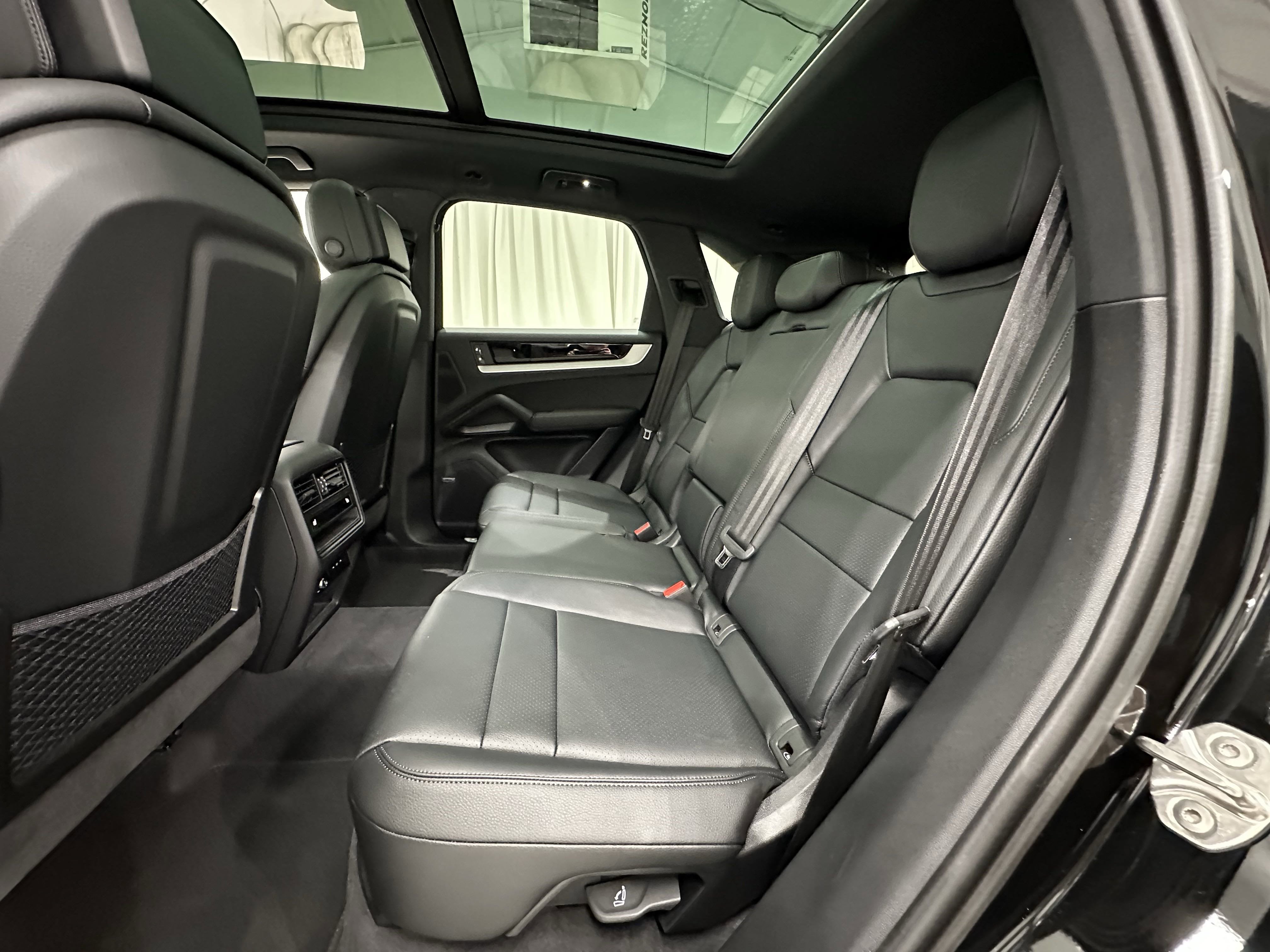 2025 Porsche Cayenne AWD