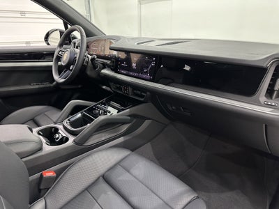 2025 Porsche Cayenne AWD