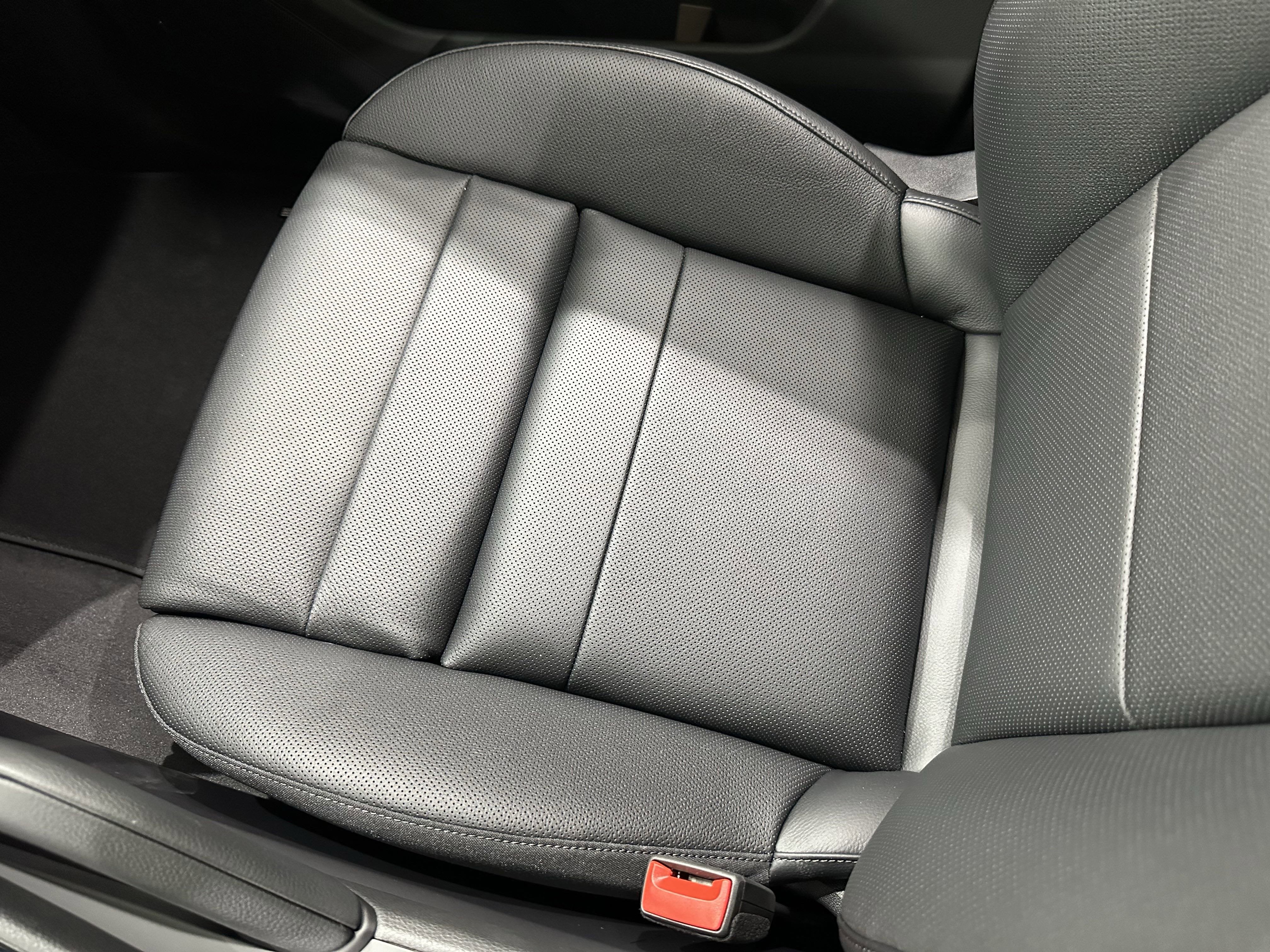 2025 Porsche Cayenne AWD