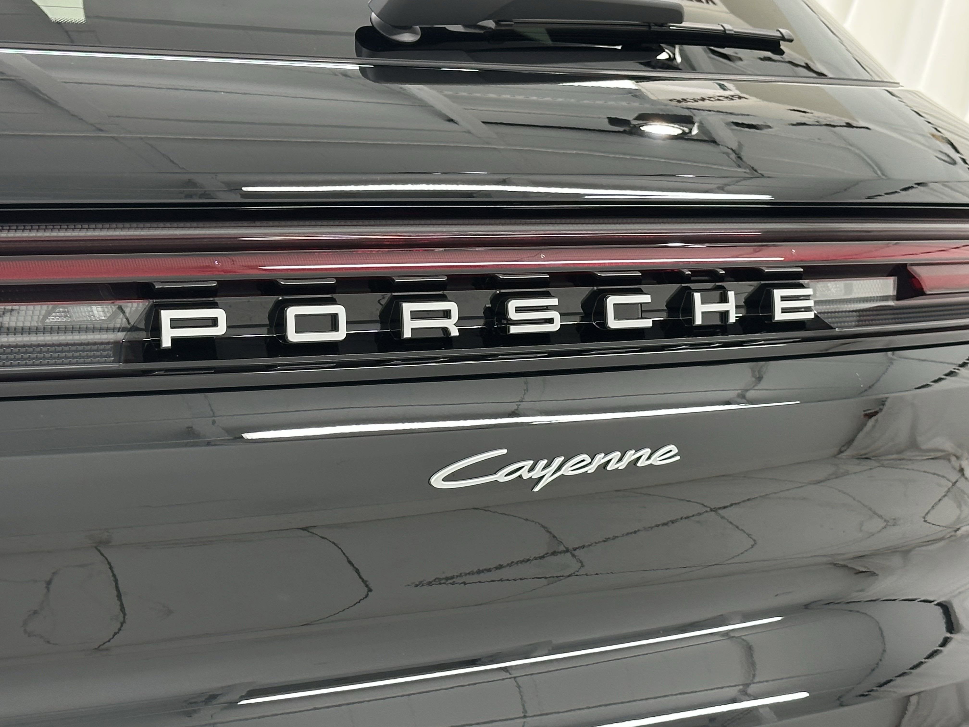 2025 Porsche Cayenne AWD