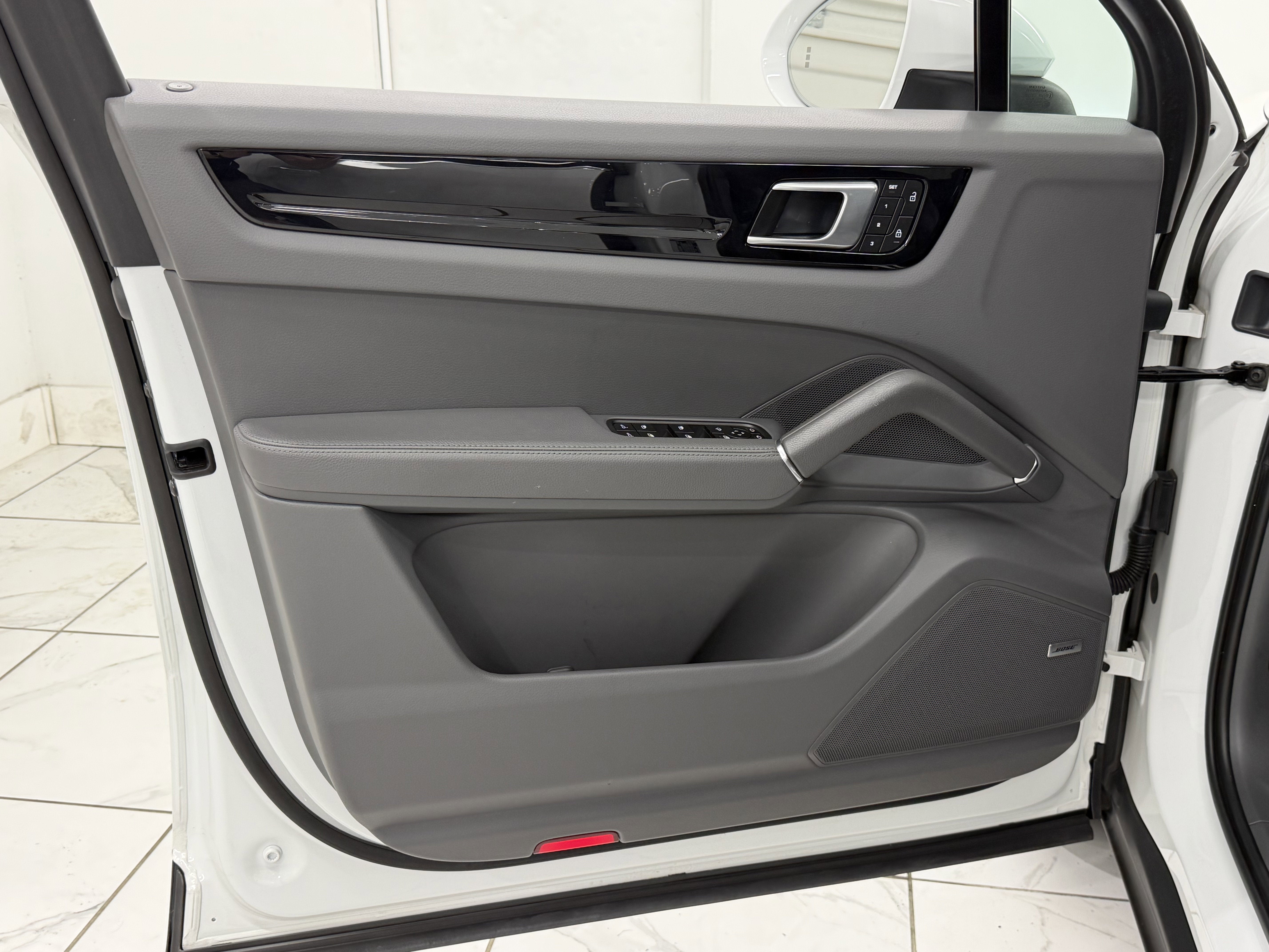 2023 Porsche Cayenne Base