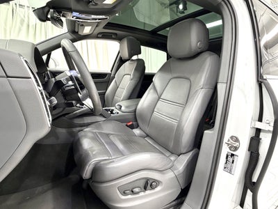 2023 Porsche Cayenne Base