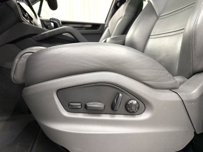 2023 Porsche Cayenne Base
