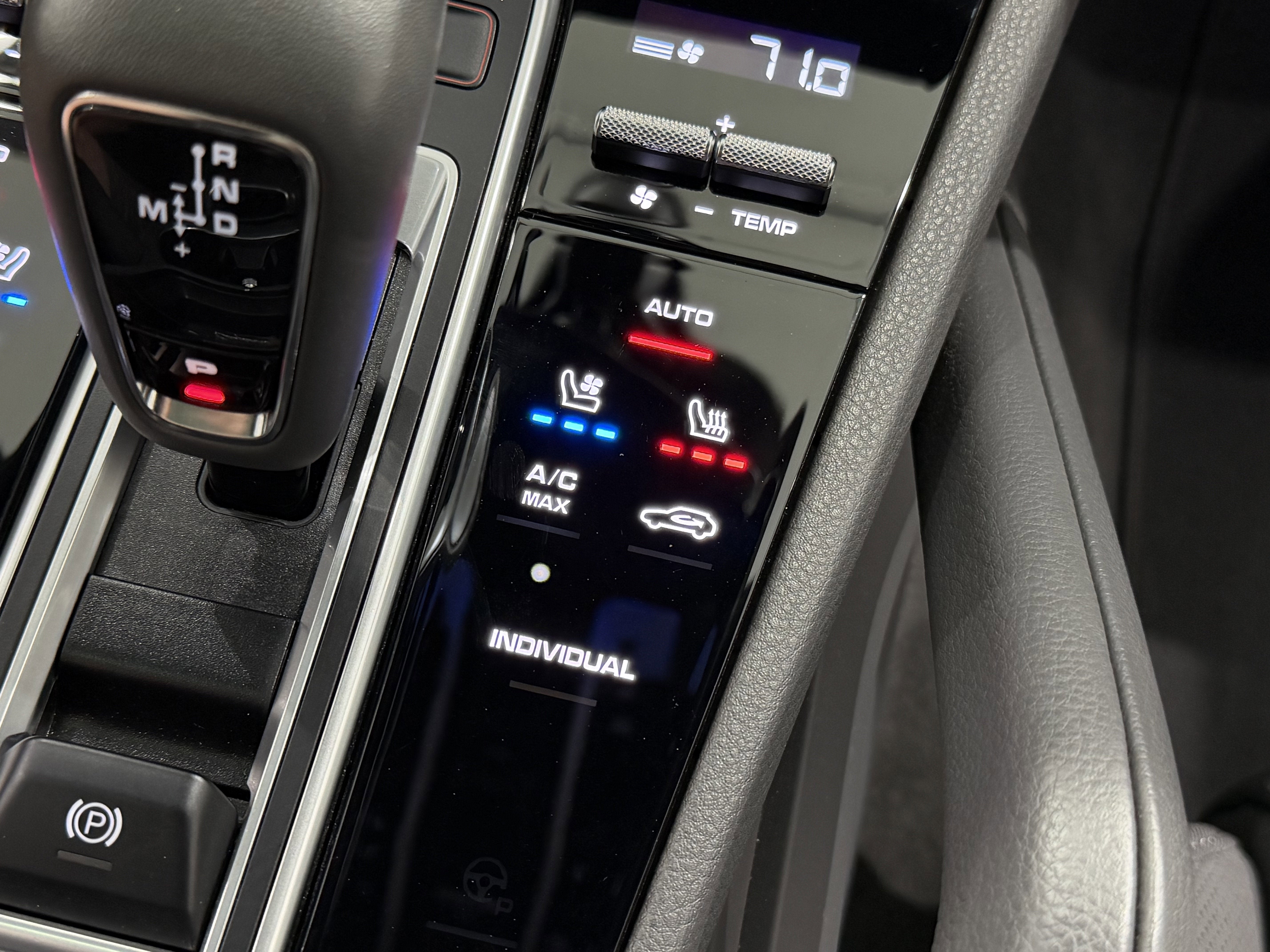 2023 Porsche Cayenne Base