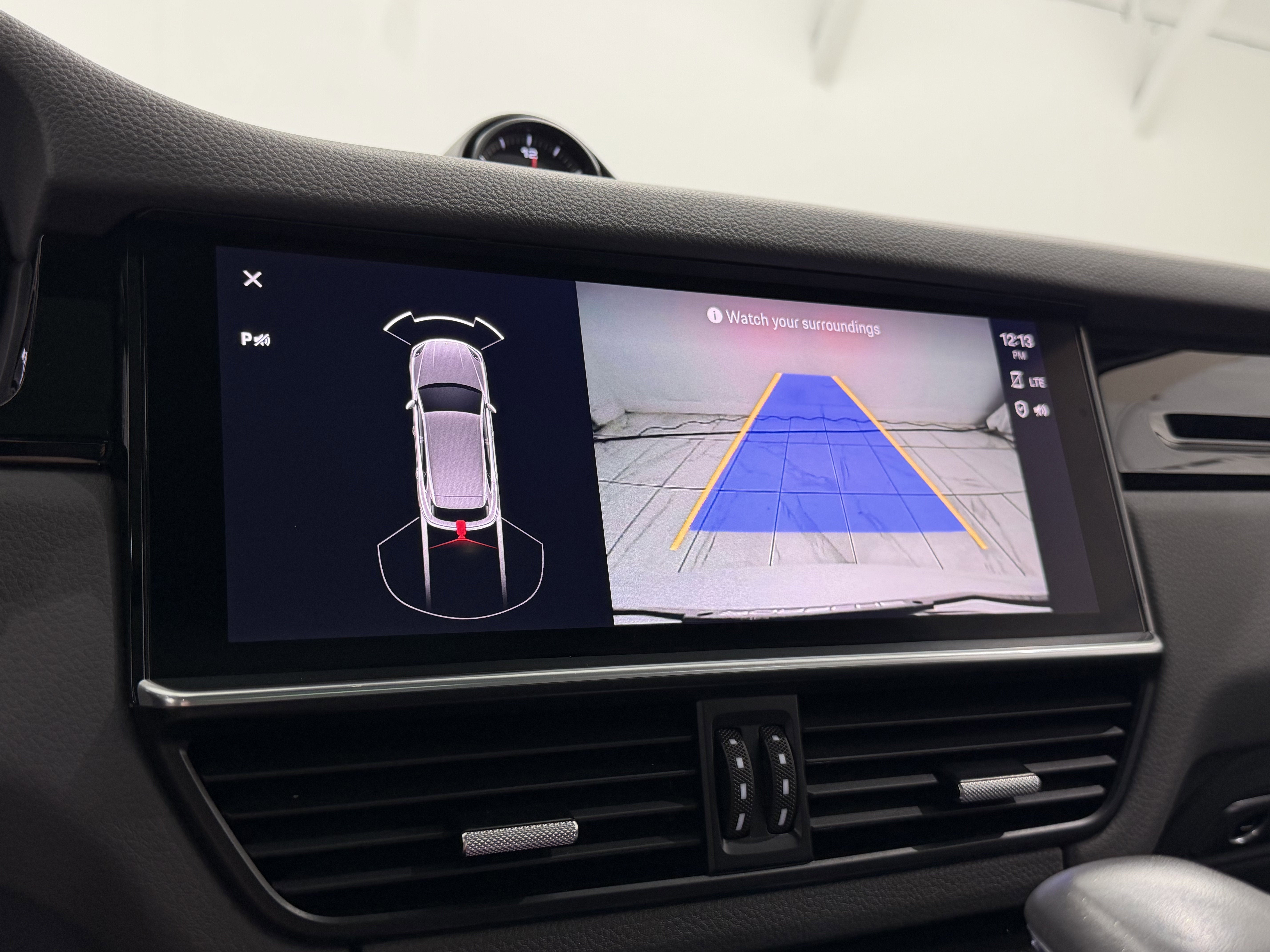 2023 Porsche Cayenne Base