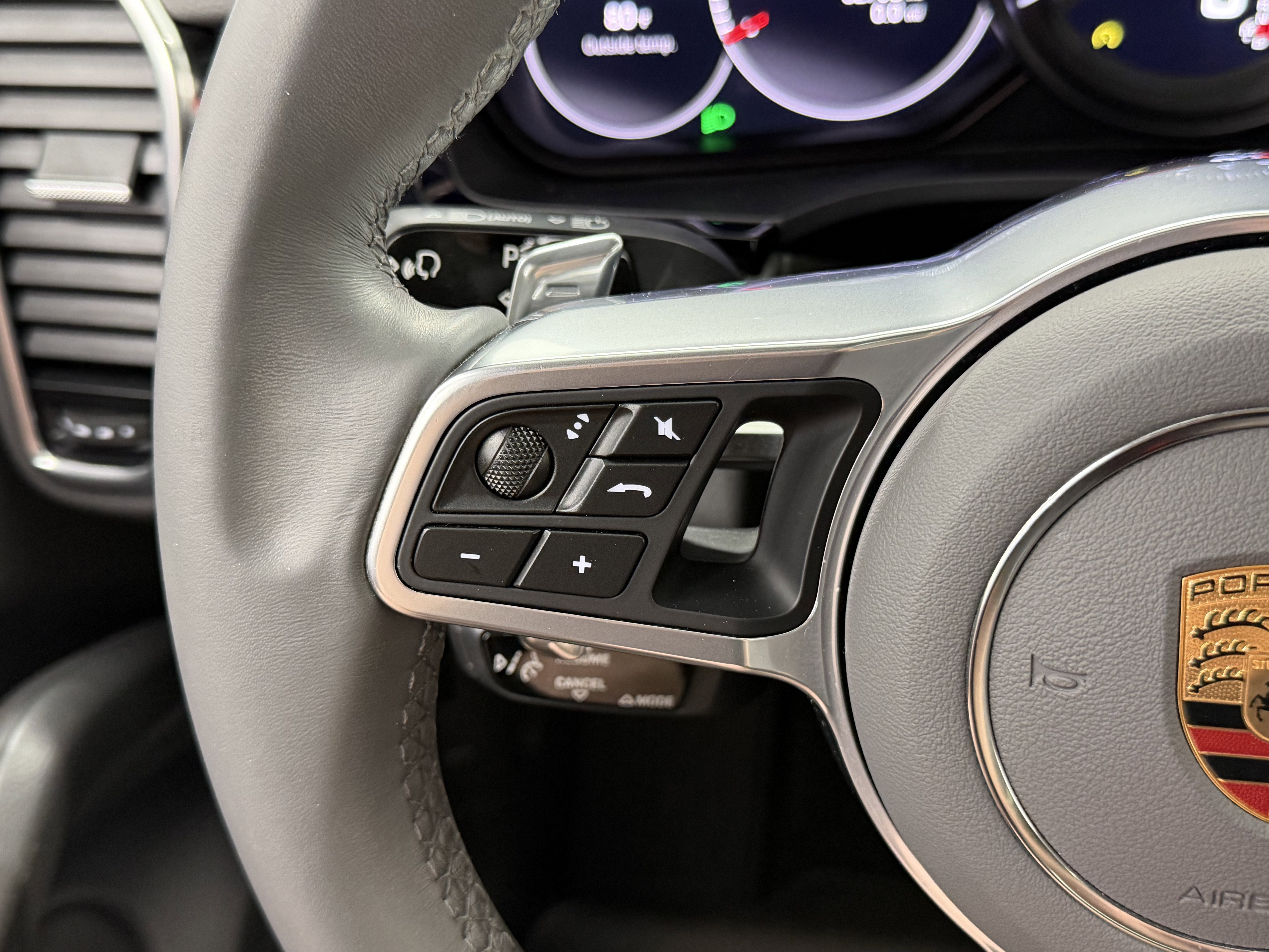 2023 Porsche Cayenne Base