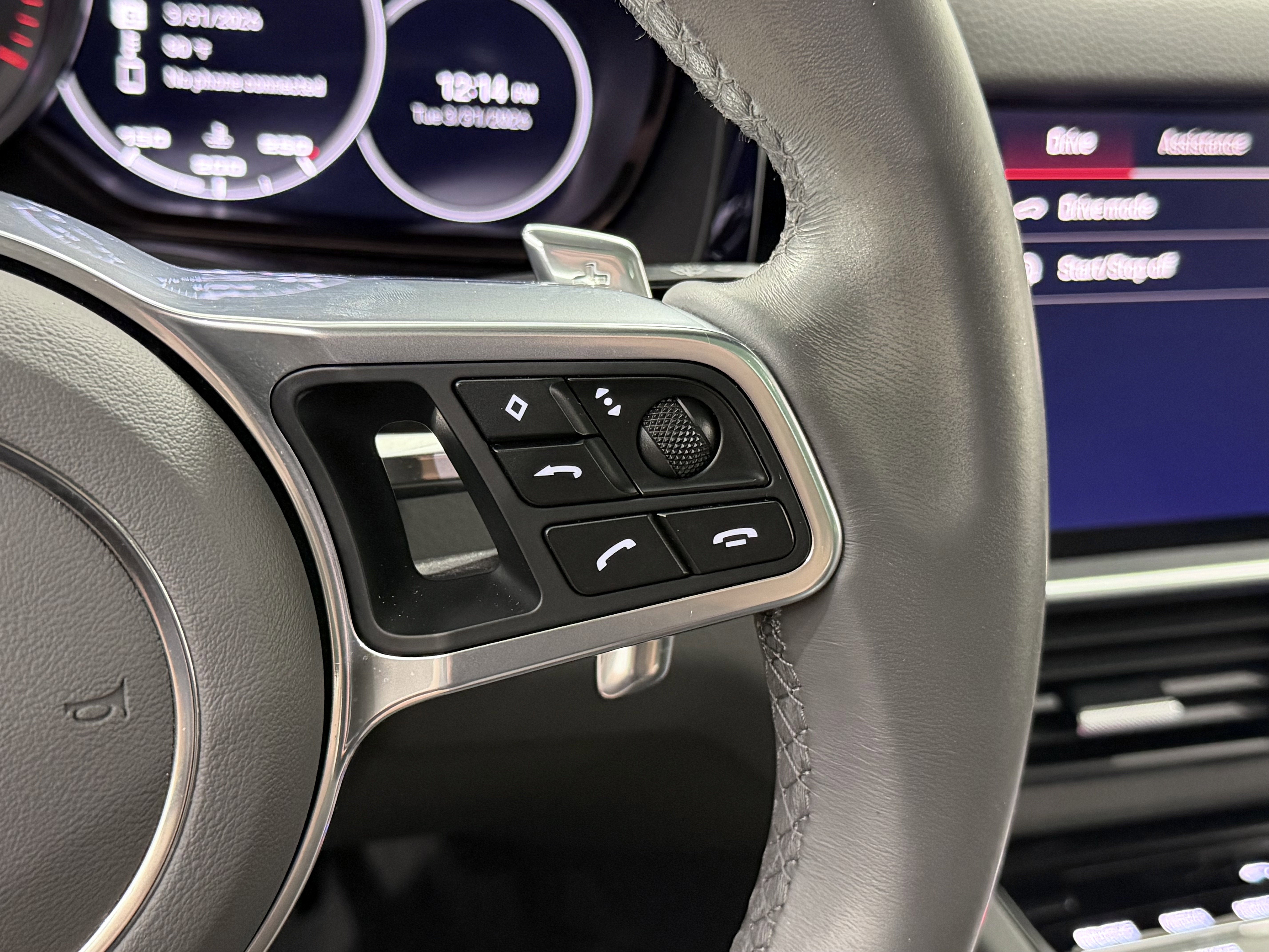 2023 Porsche Cayenne Base