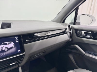 2023 Porsche Cayenne Base