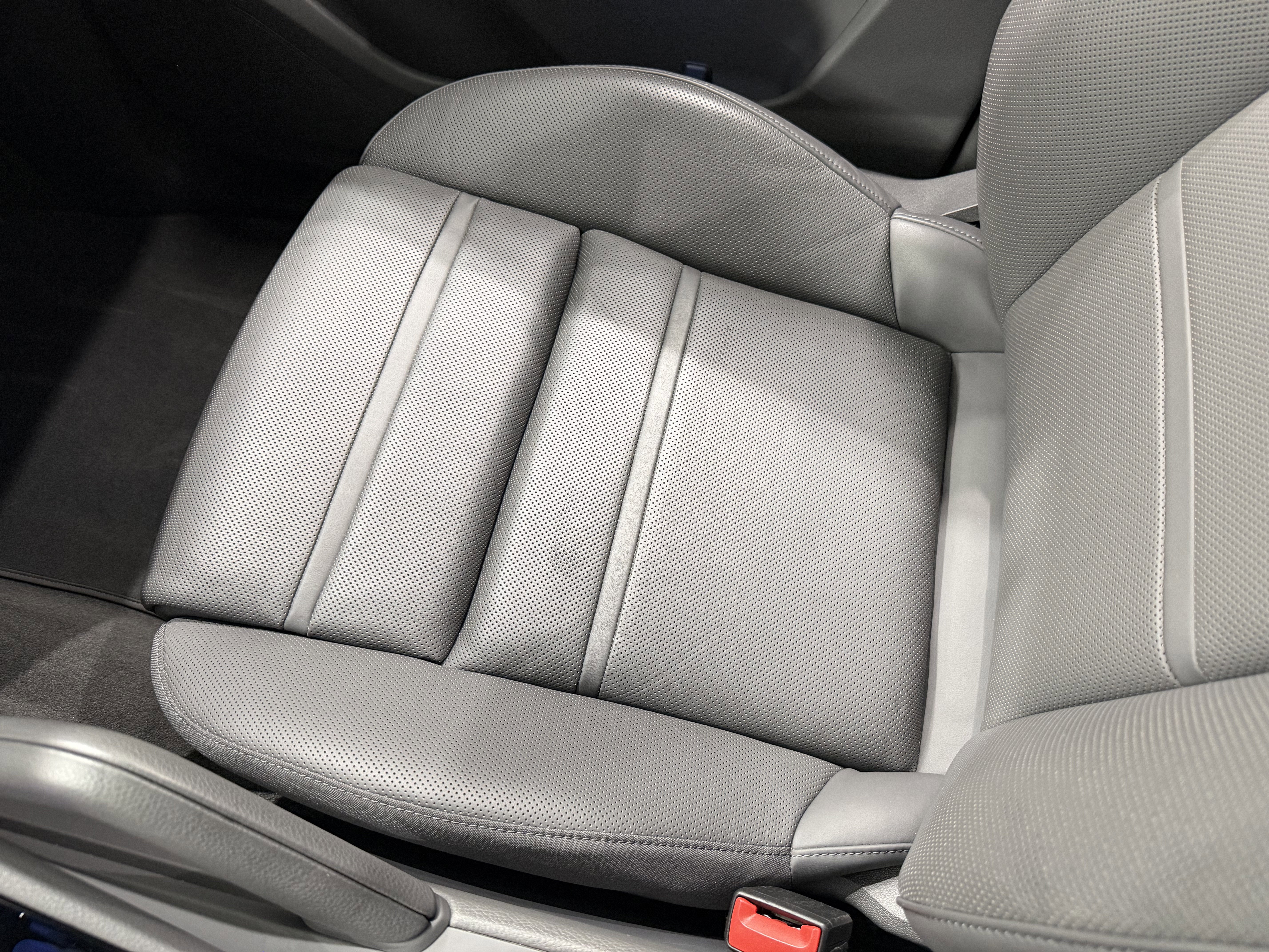 2023 Porsche Cayenne Base