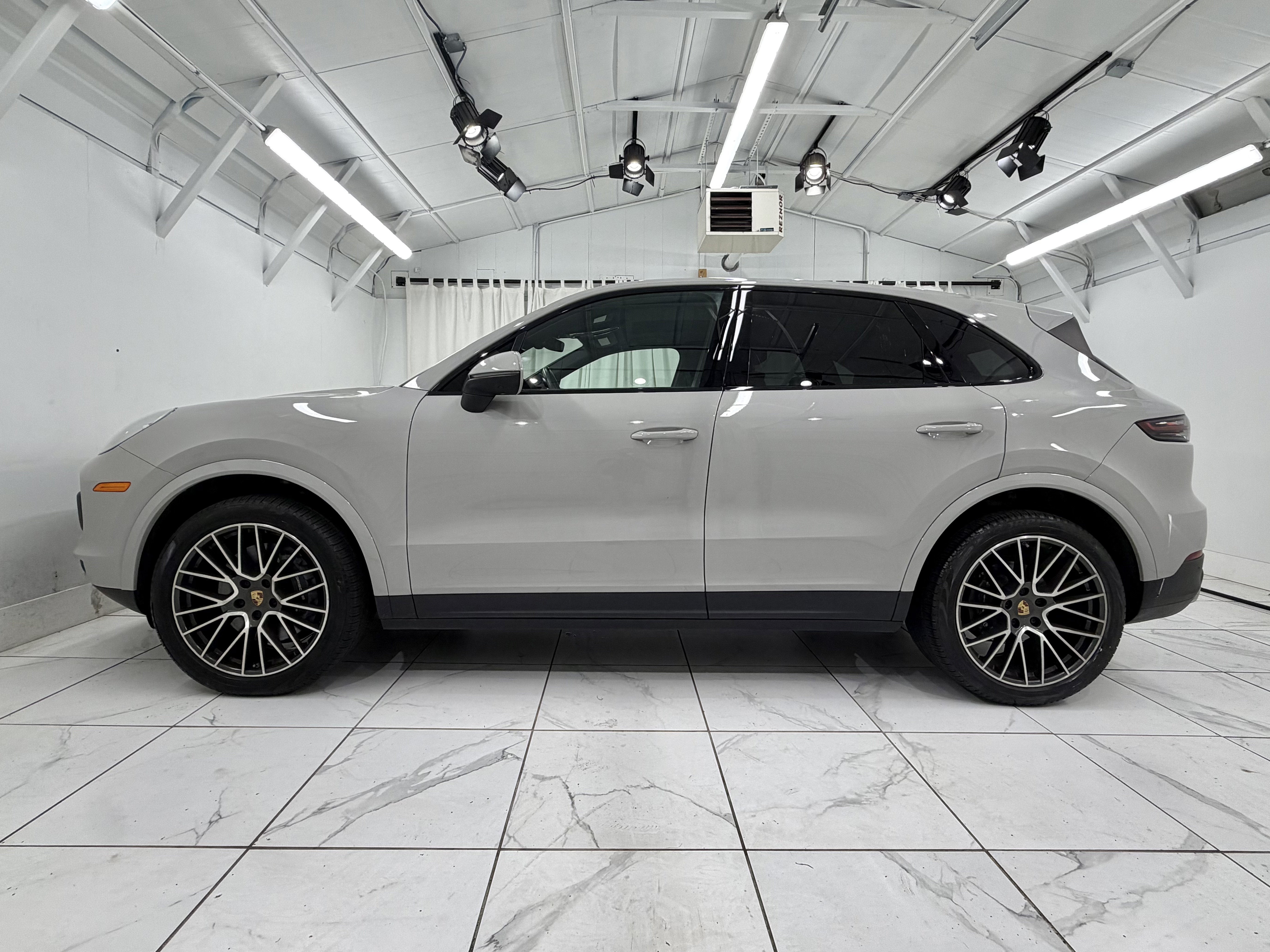 2023 Porsche Cayenne Base