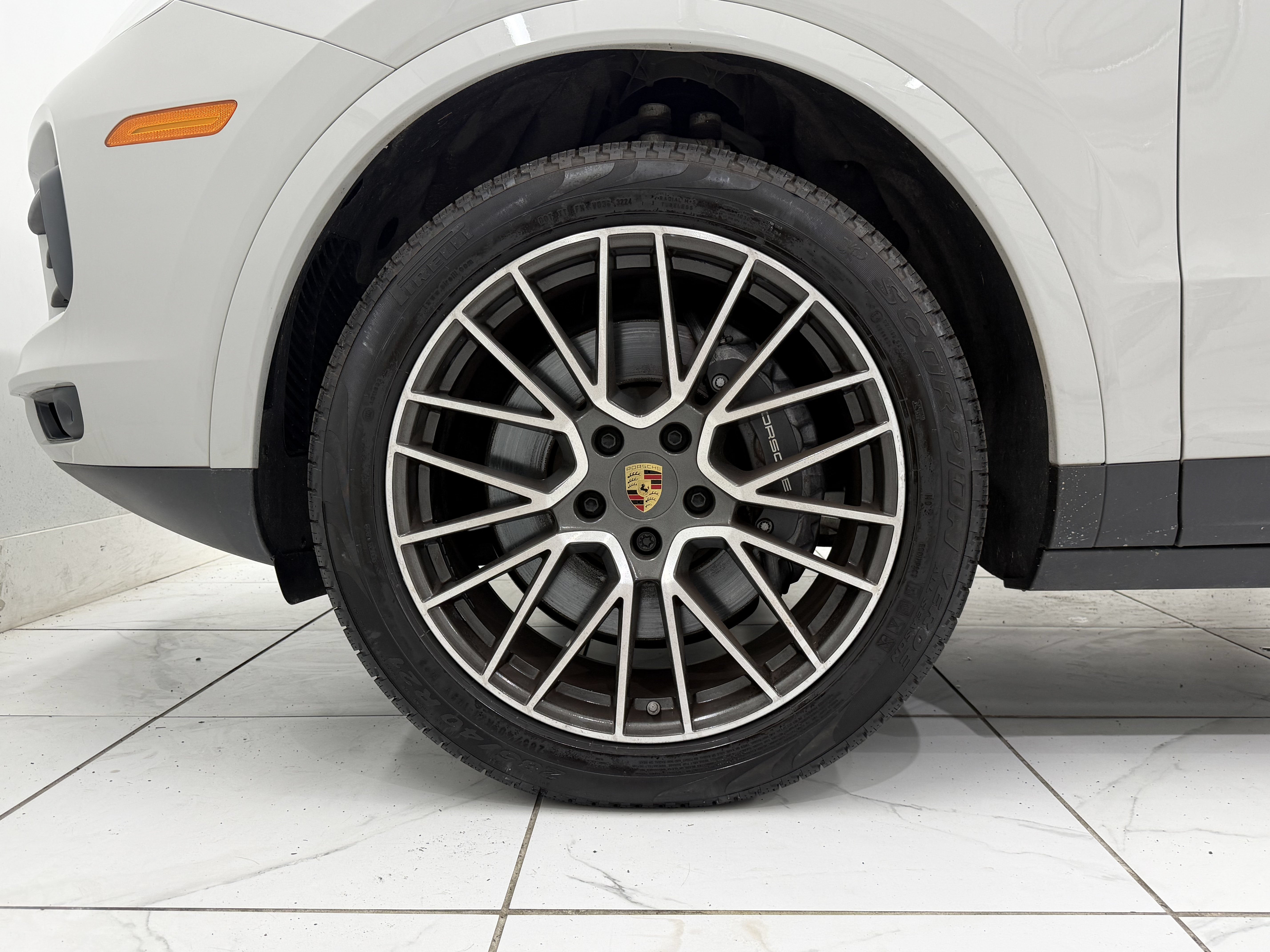 2023 Porsche Cayenne Base