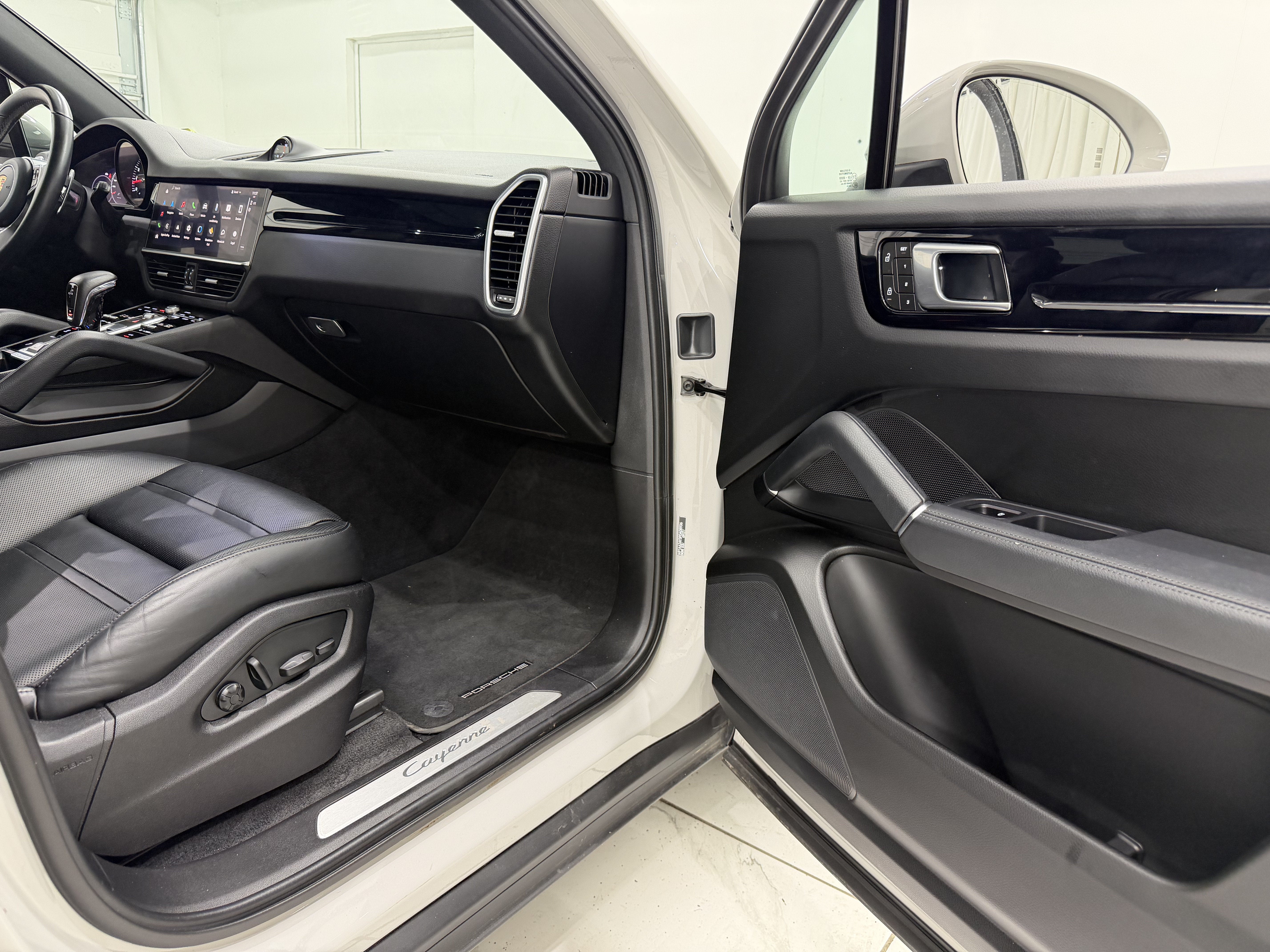 2023 Porsche Cayenne Base
