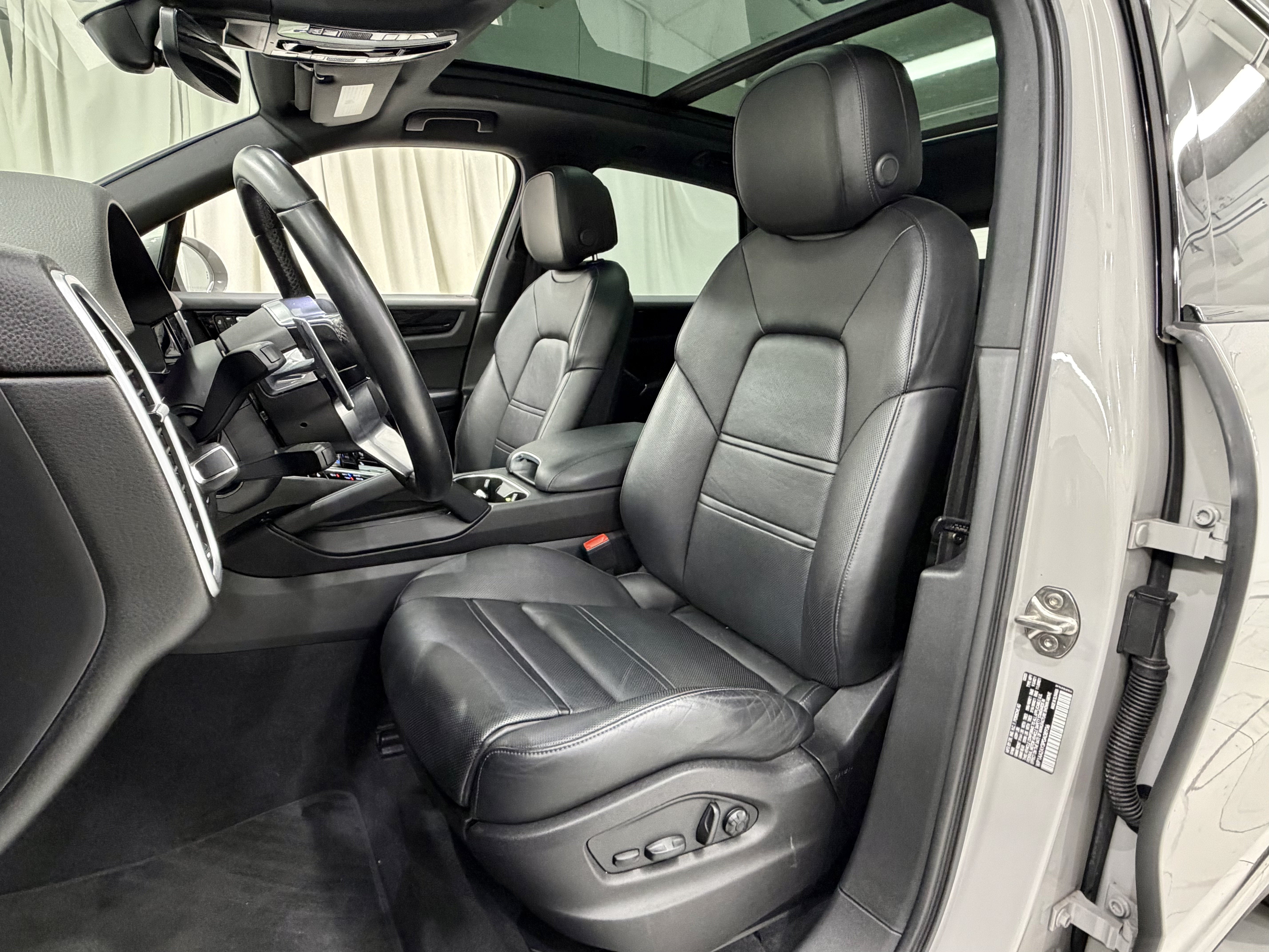 2023 Porsche Cayenne Base