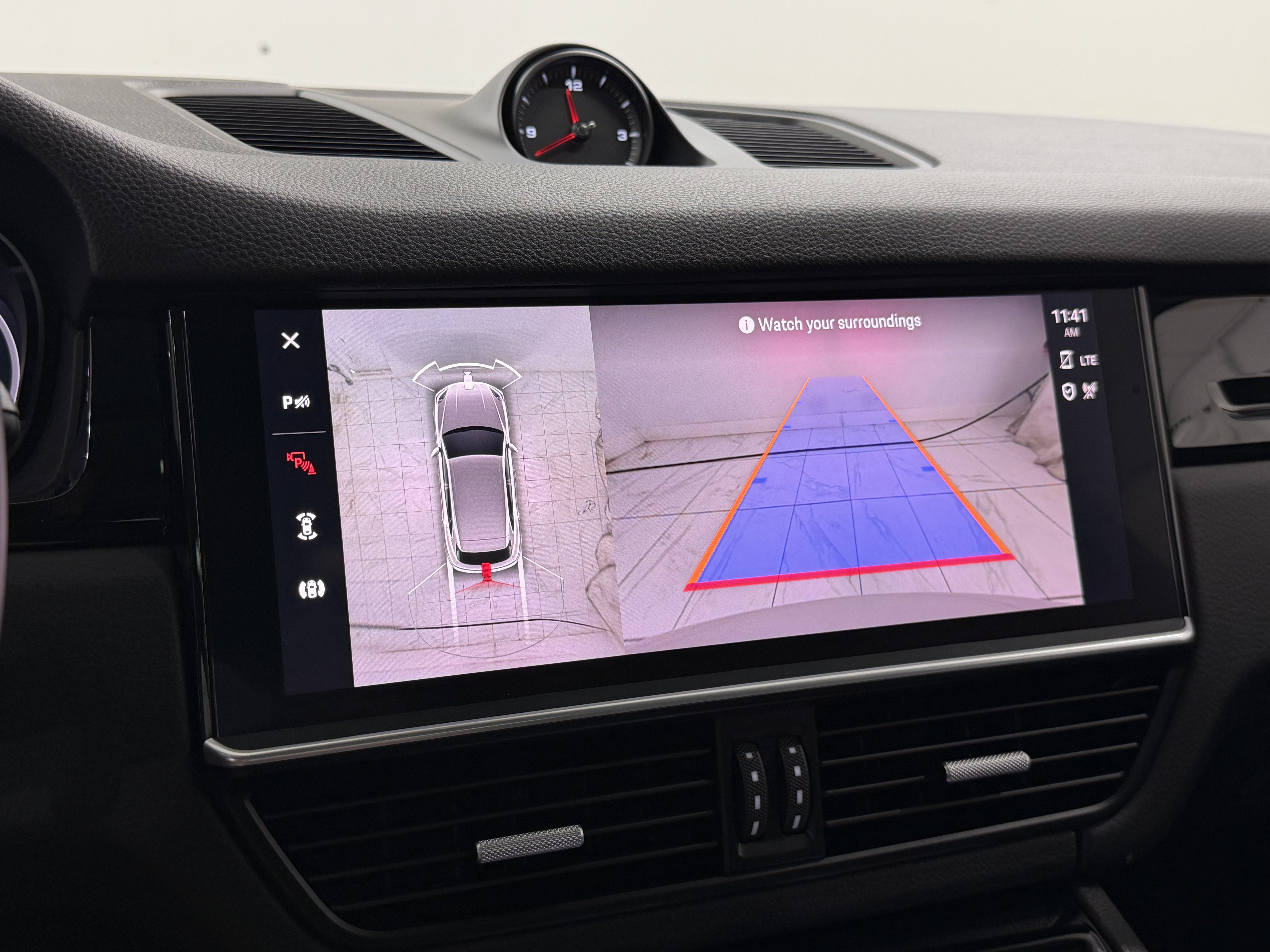 2023 Porsche Cayenne Base