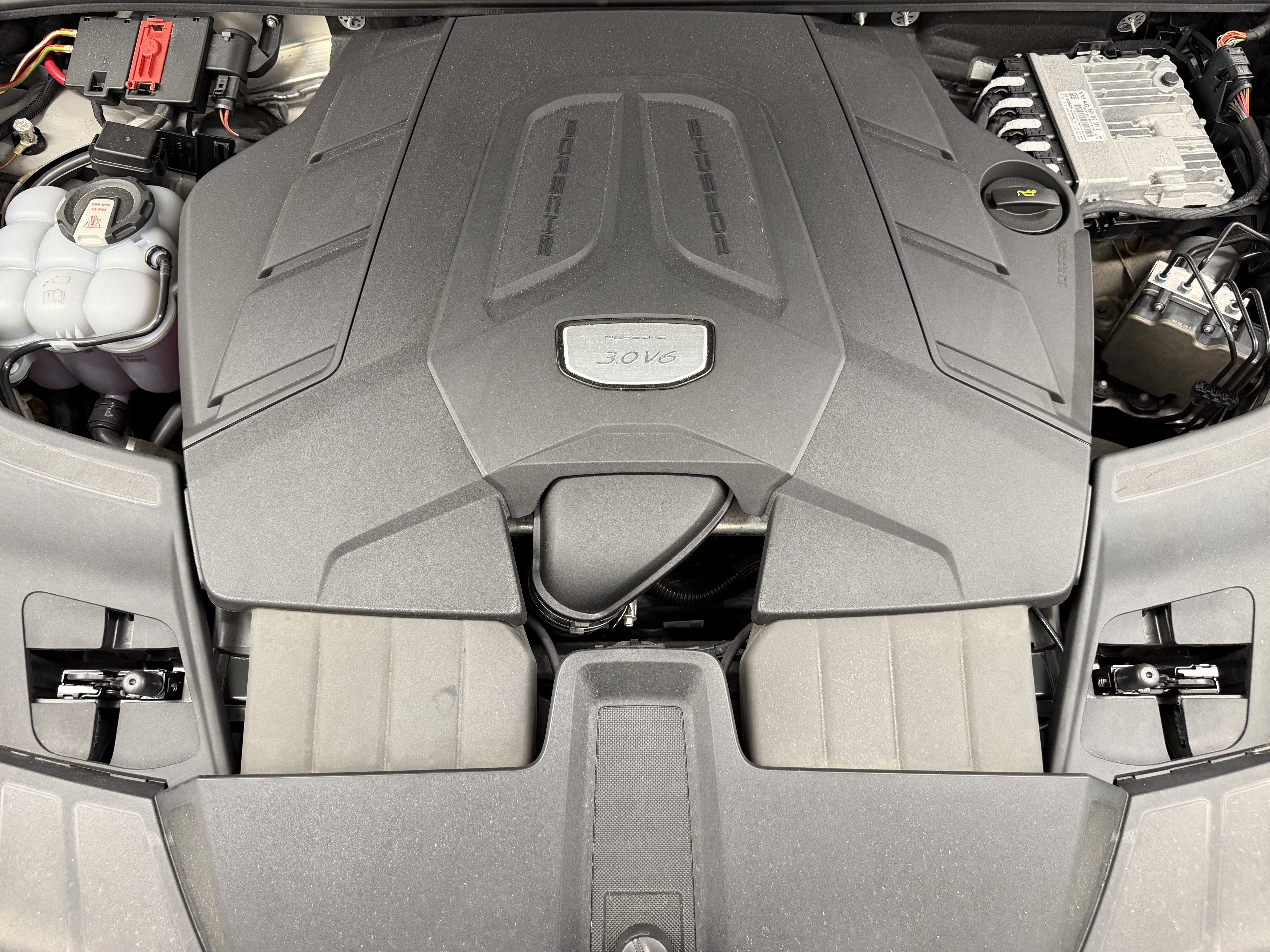 2023 Porsche Cayenne Base