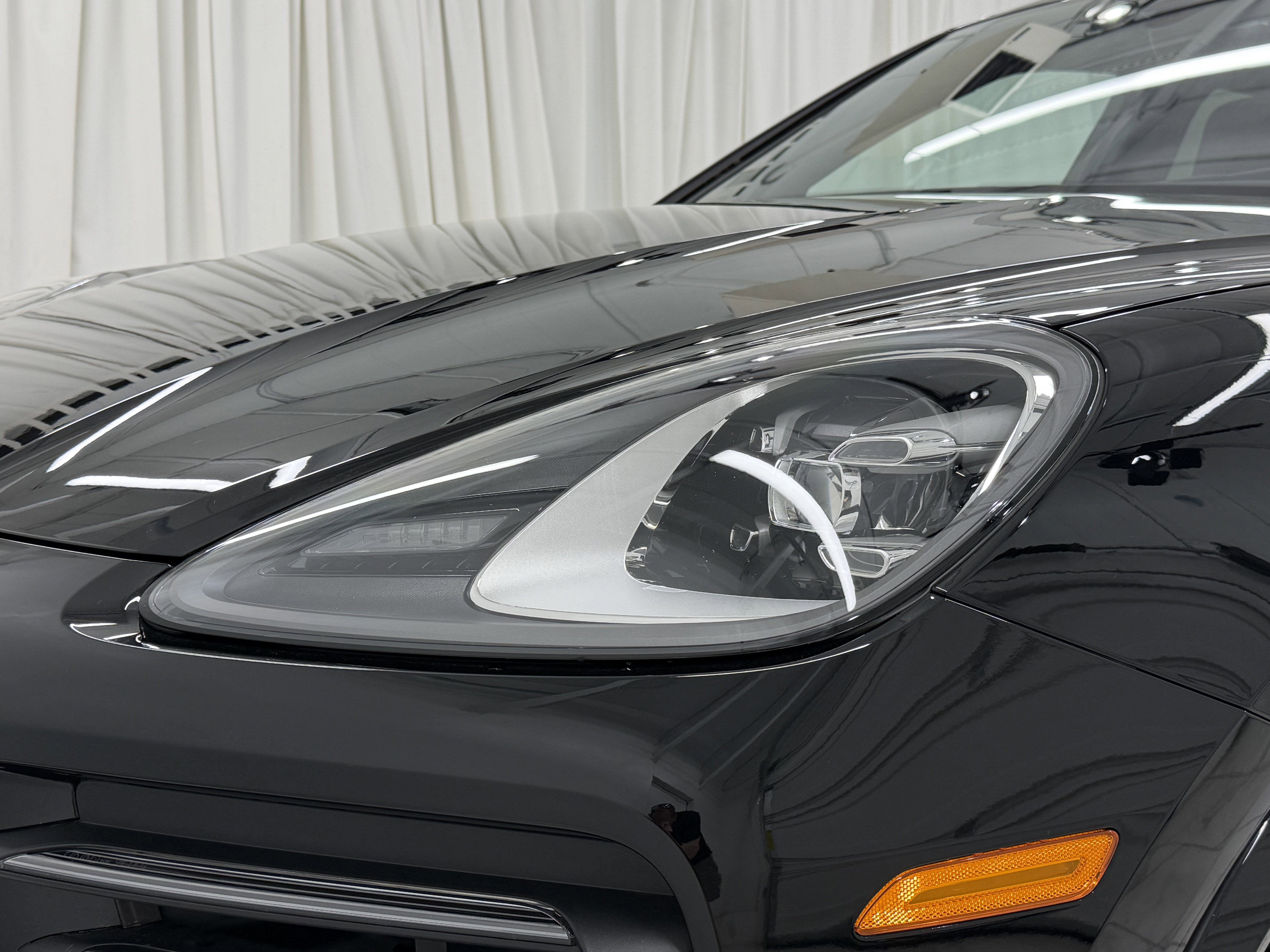 2023 Porsche Cayenne Platinum Edition