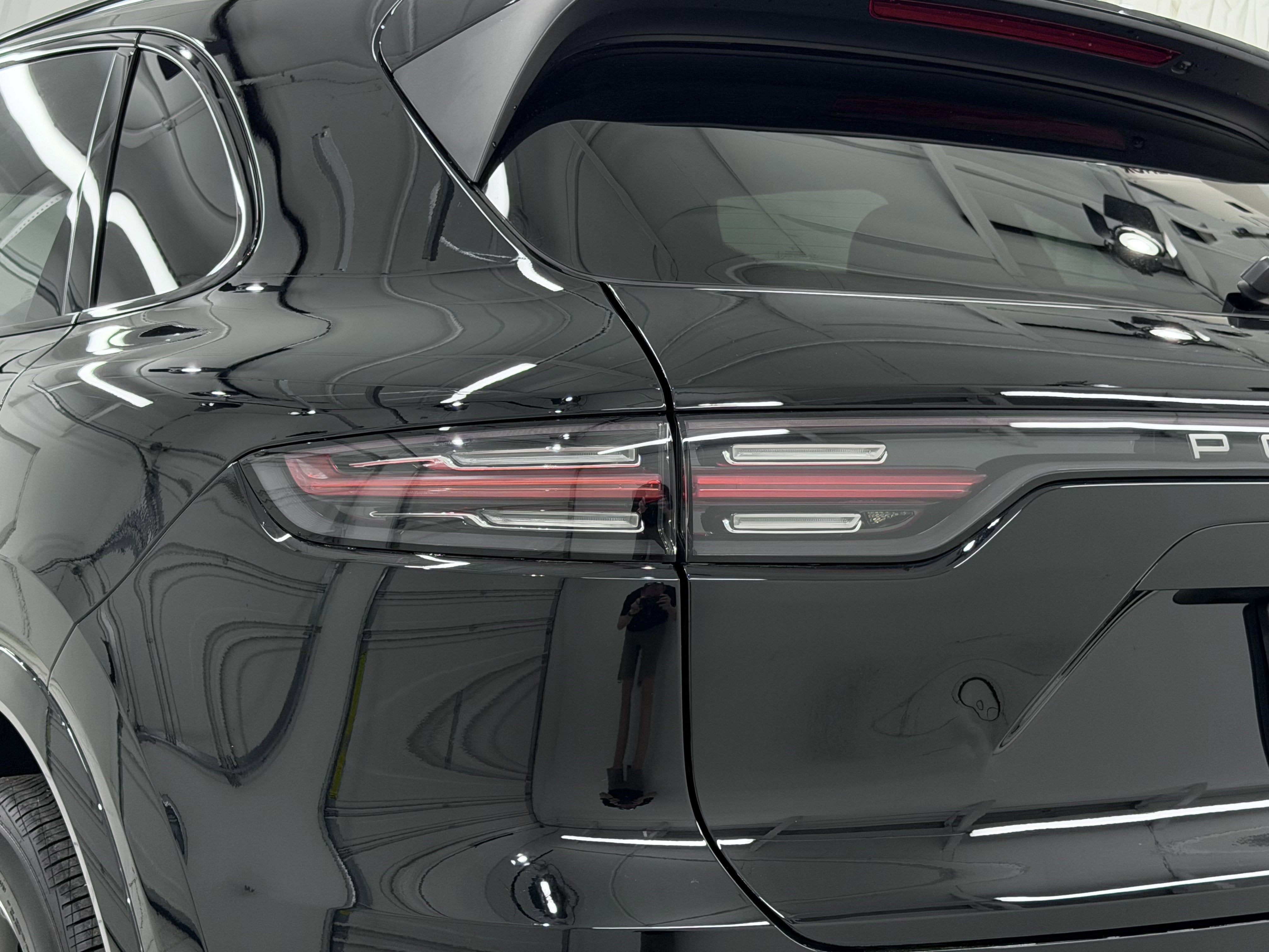 2023 Porsche Cayenne Platinum Edition