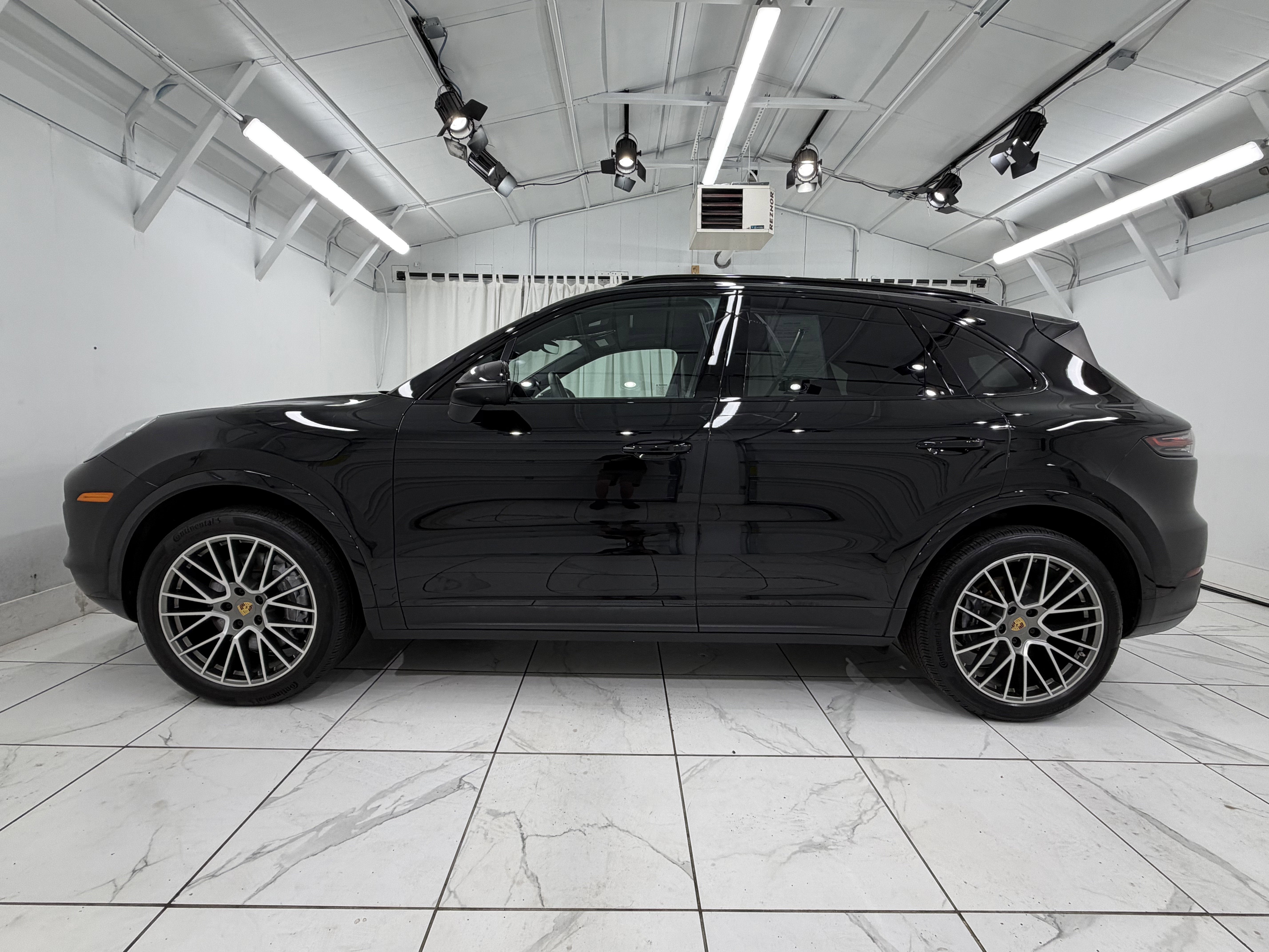 2023 Porsche Cayenne Platinum Edition