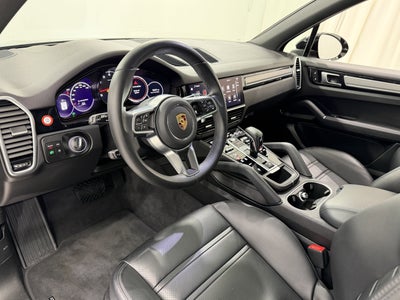 2023 Porsche Cayenne Platinum Edition
