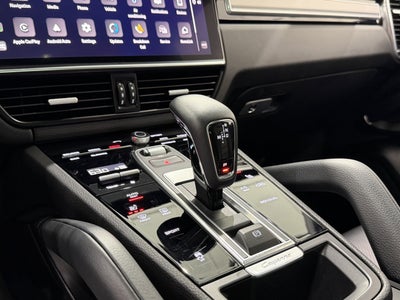 2023 Porsche Cayenne Platinum Edition