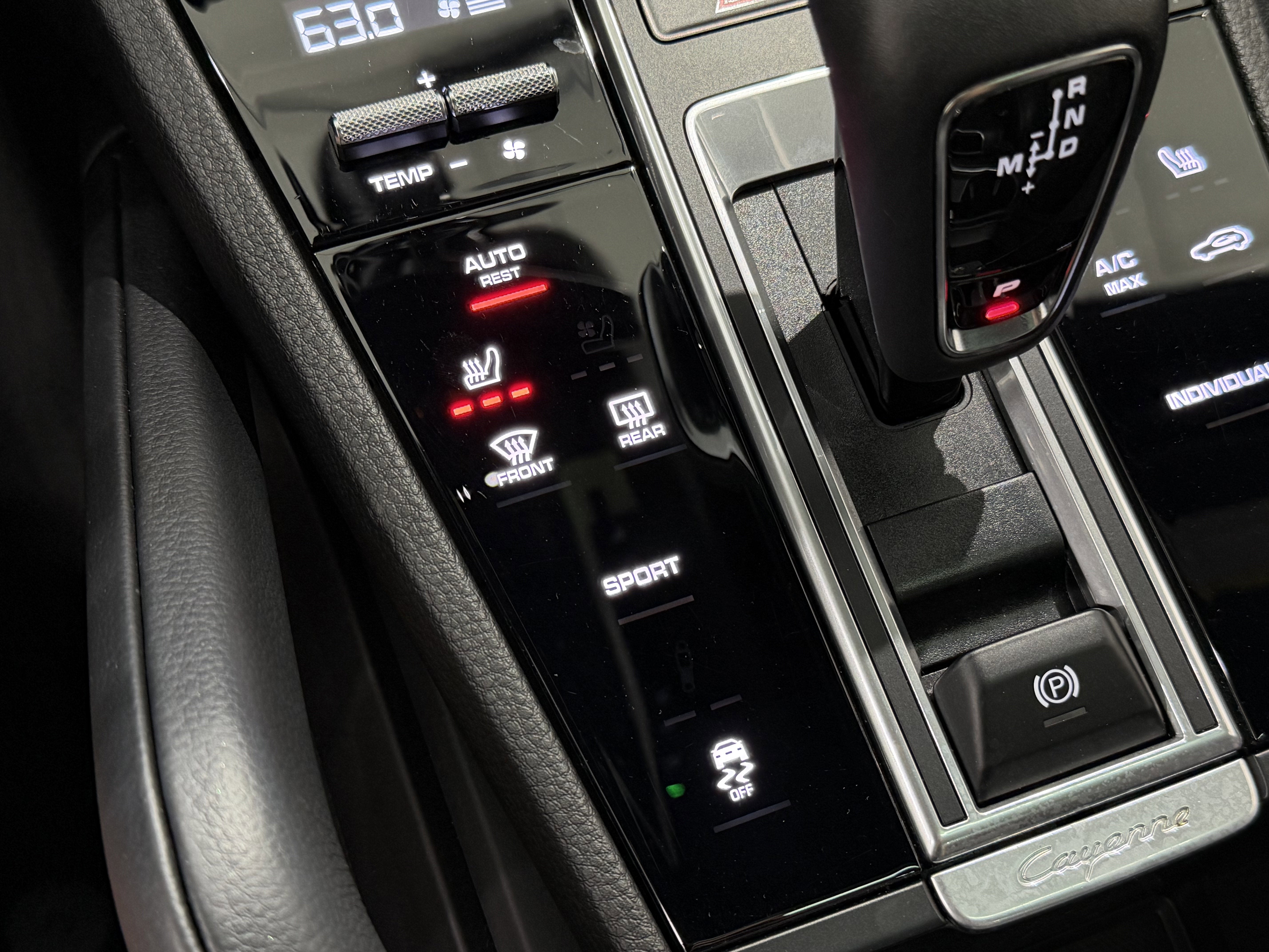 2023 Porsche Cayenne Platinum Edition