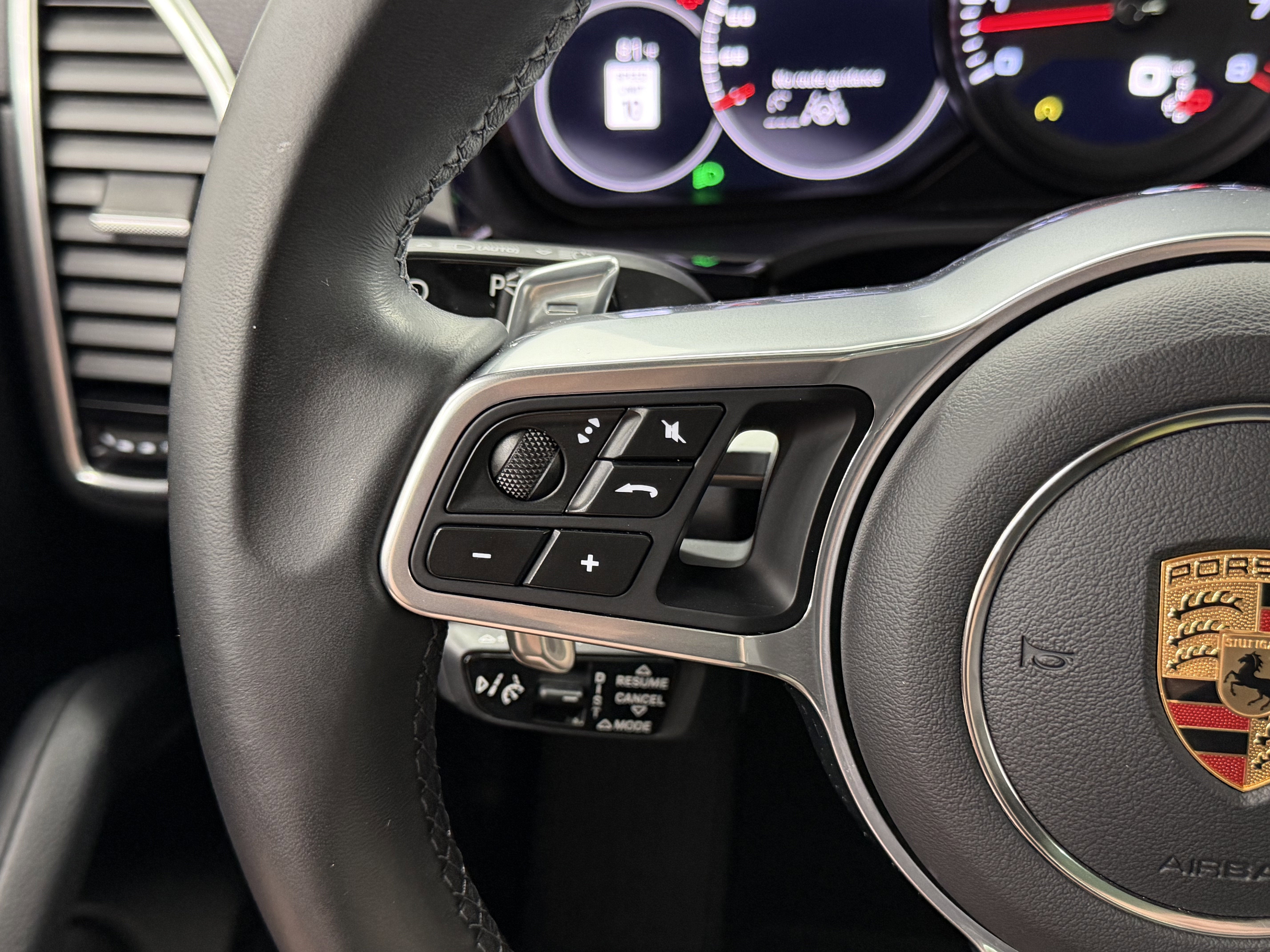 2023 Porsche Cayenne Platinum Edition