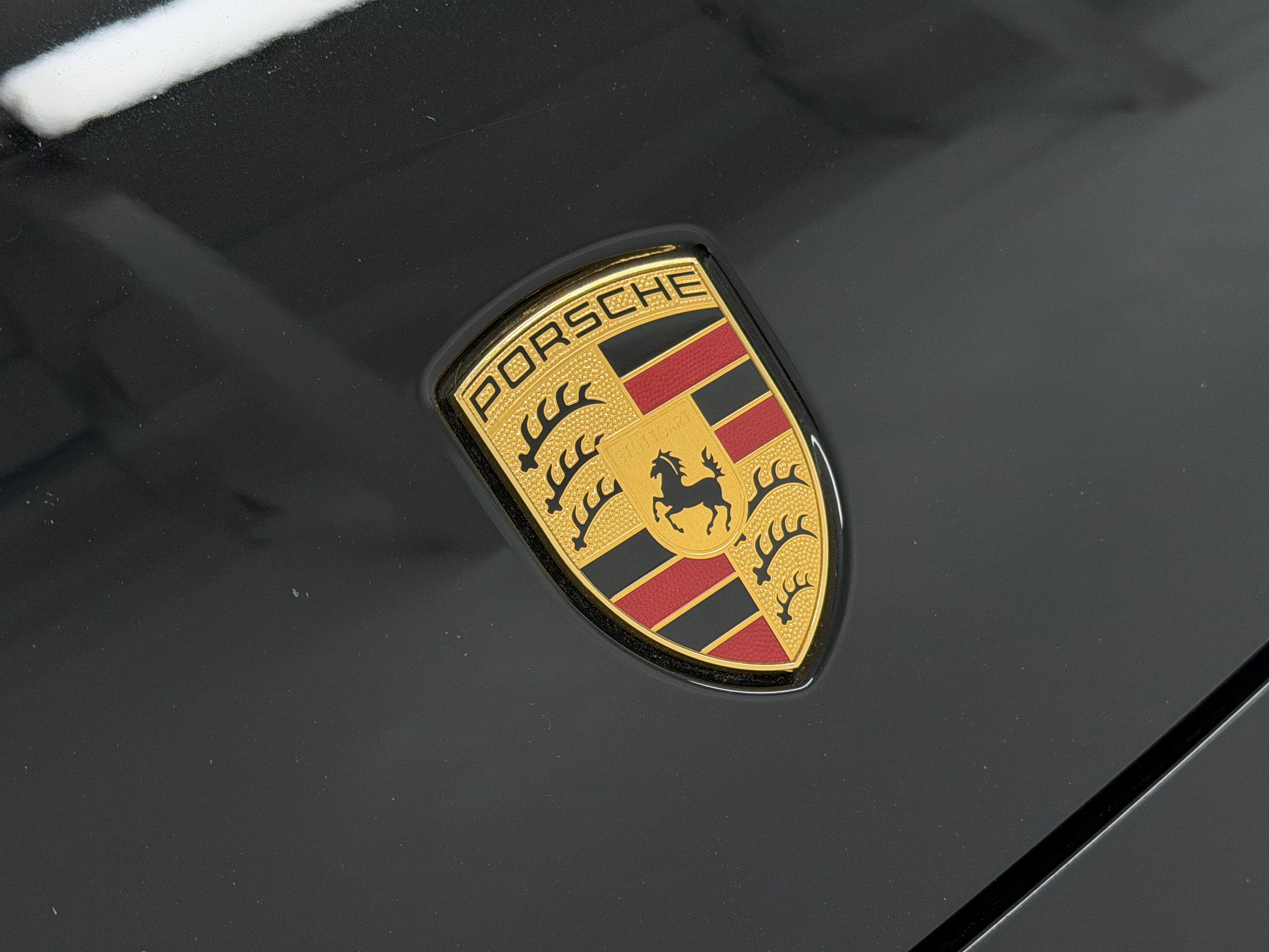 2023 Porsche Cayenne Platinum Edition