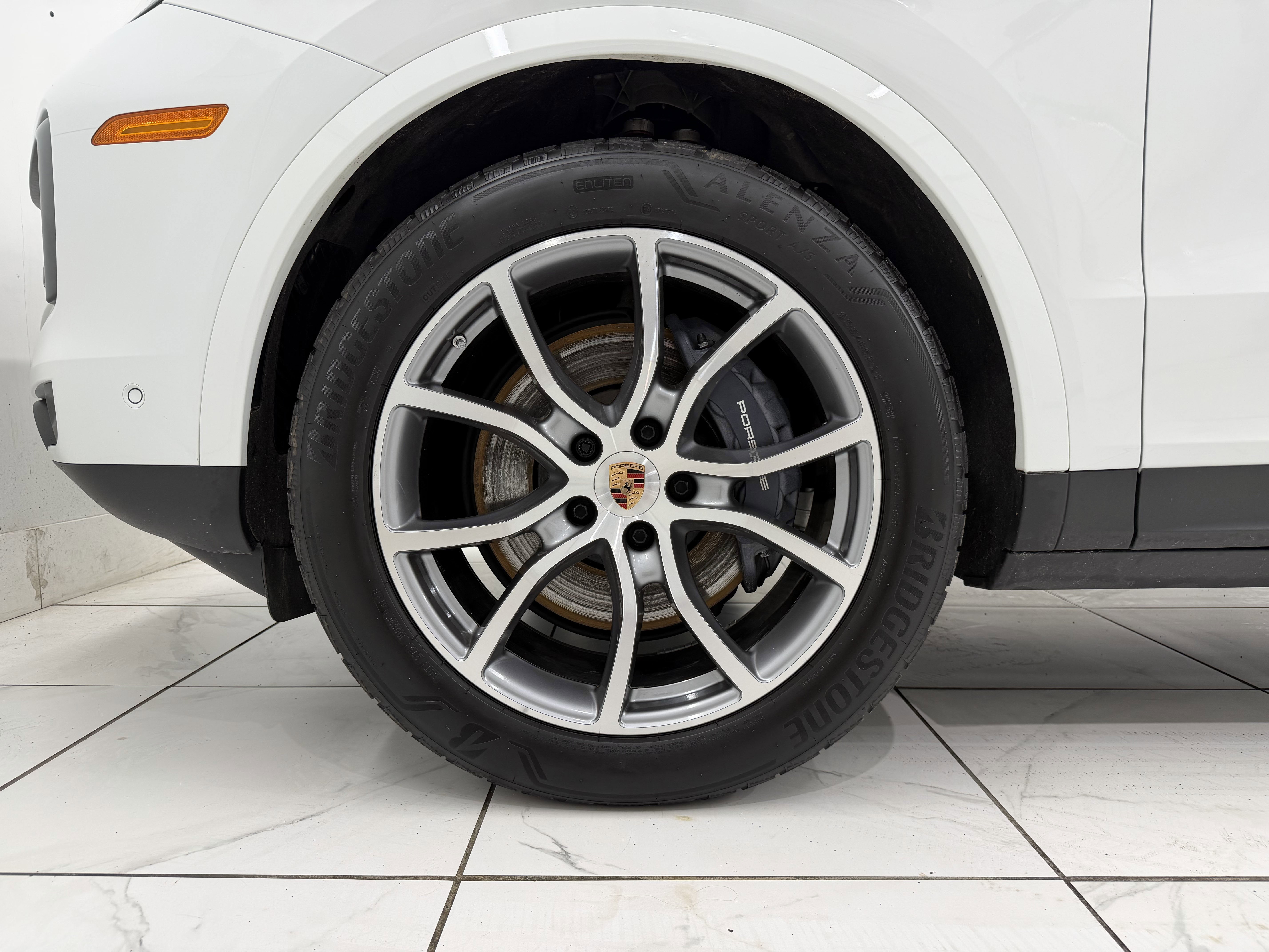 2025 Porsche Cayenne AWD