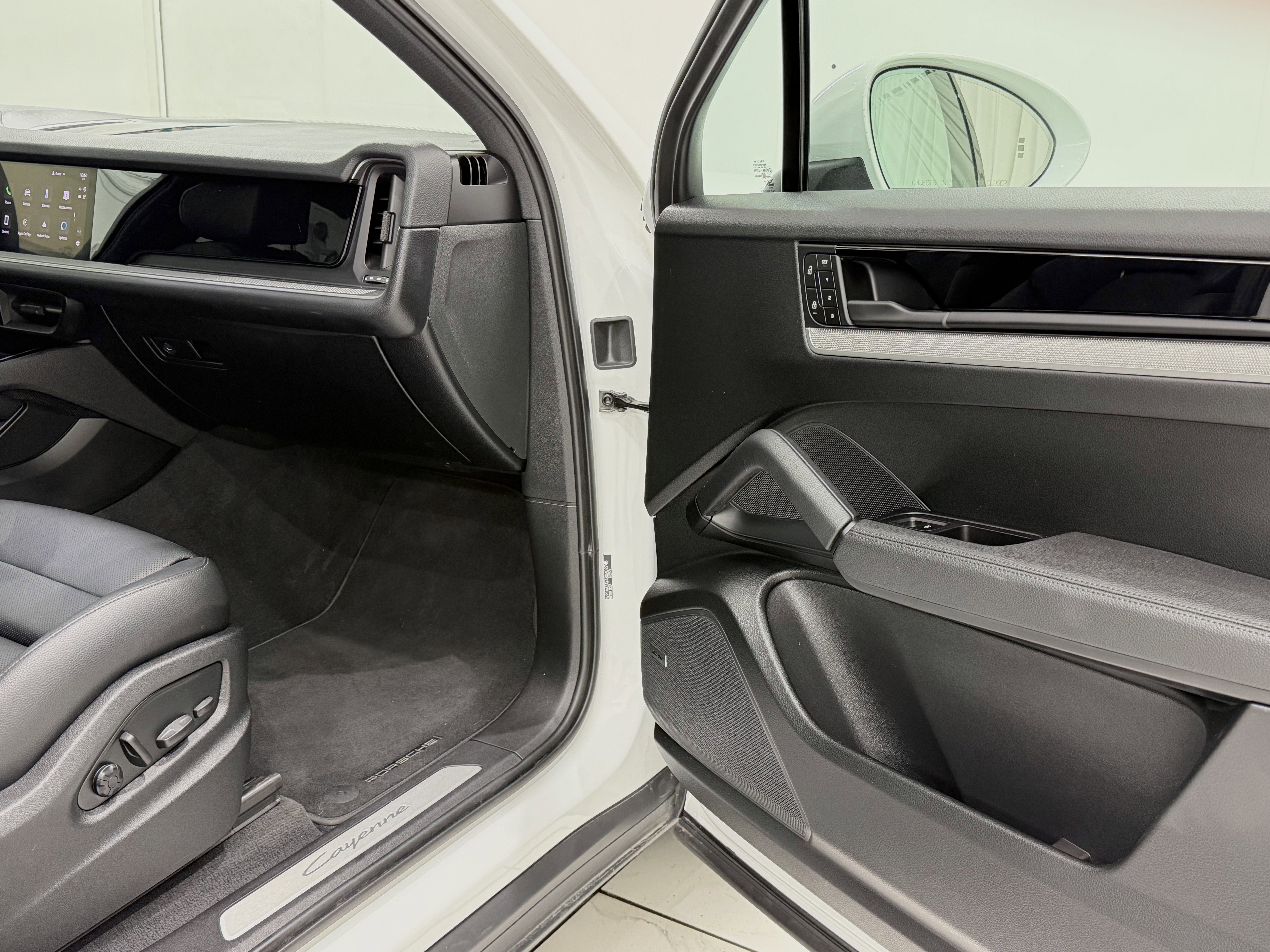 2025 Porsche Cayenne AWD