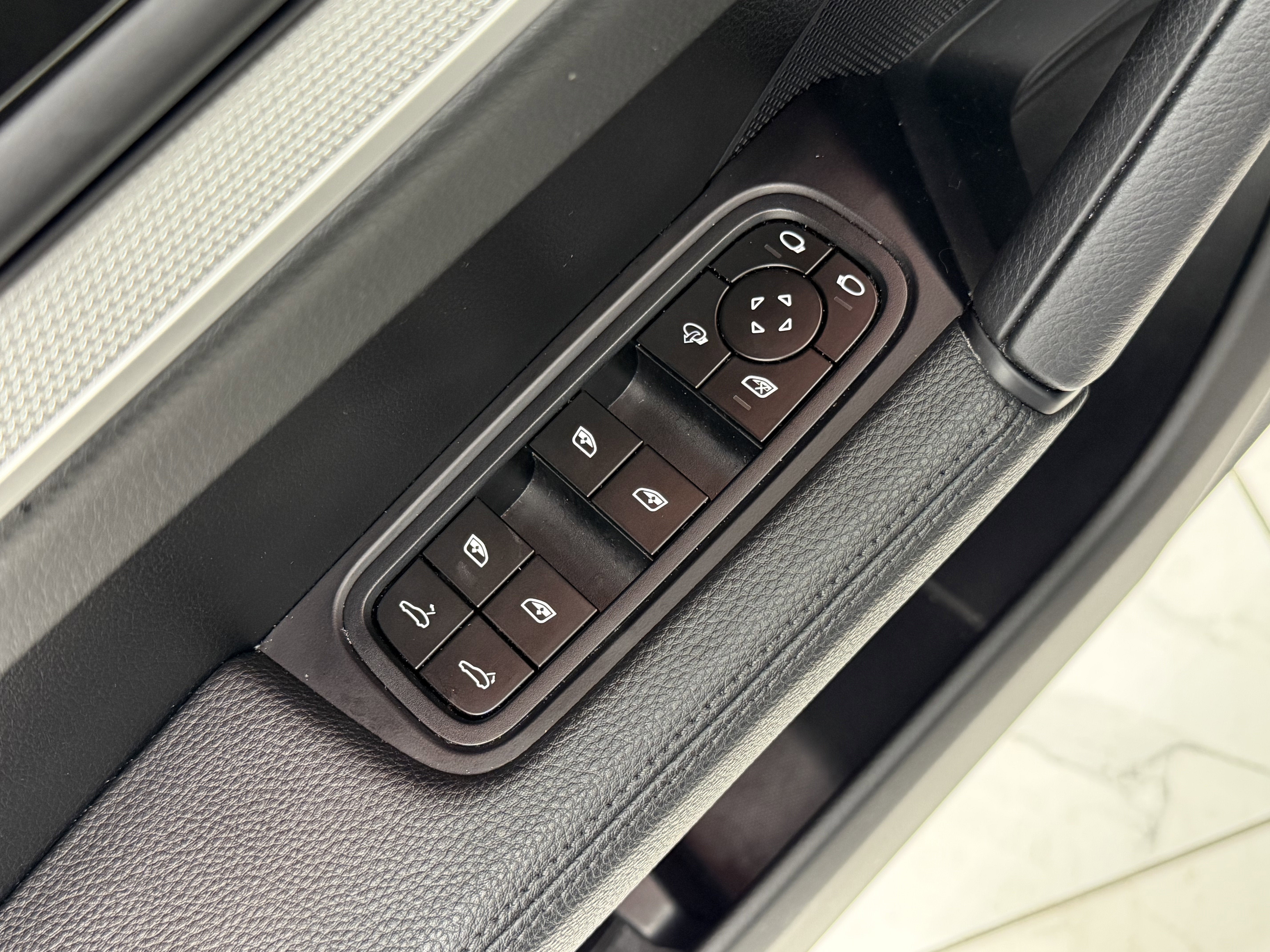 2025 Porsche Cayenne AWD