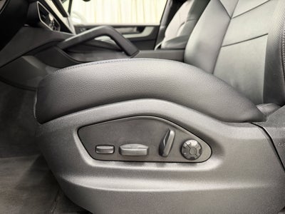 2025 Porsche Cayenne AWD