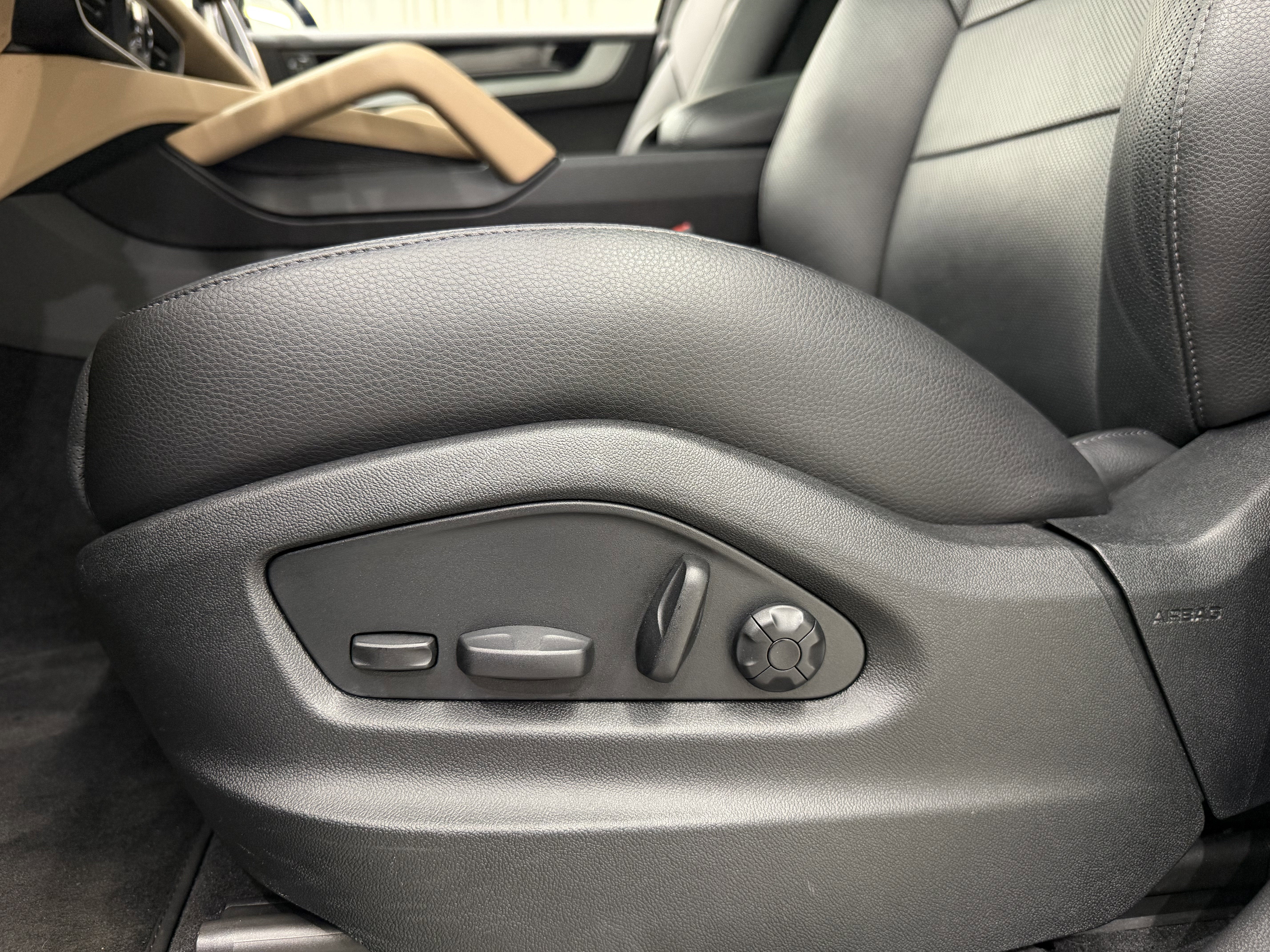 2024 Porsche Cayenne AWD