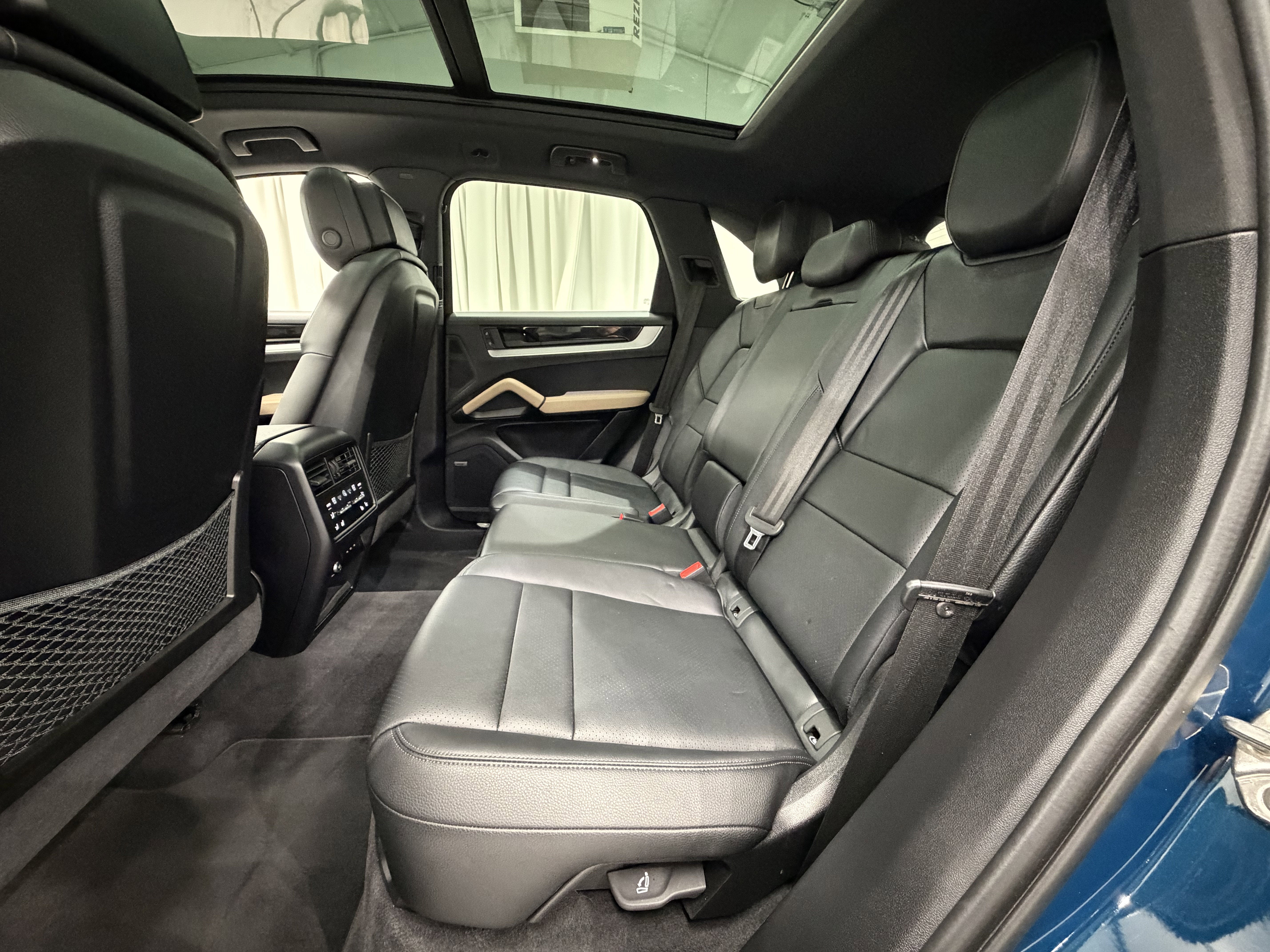 2024 Porsche Cayenne AWD