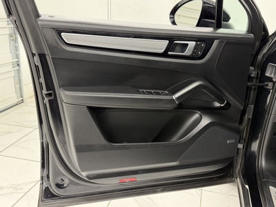 2022 Porsche Cayenne Platinum Edition